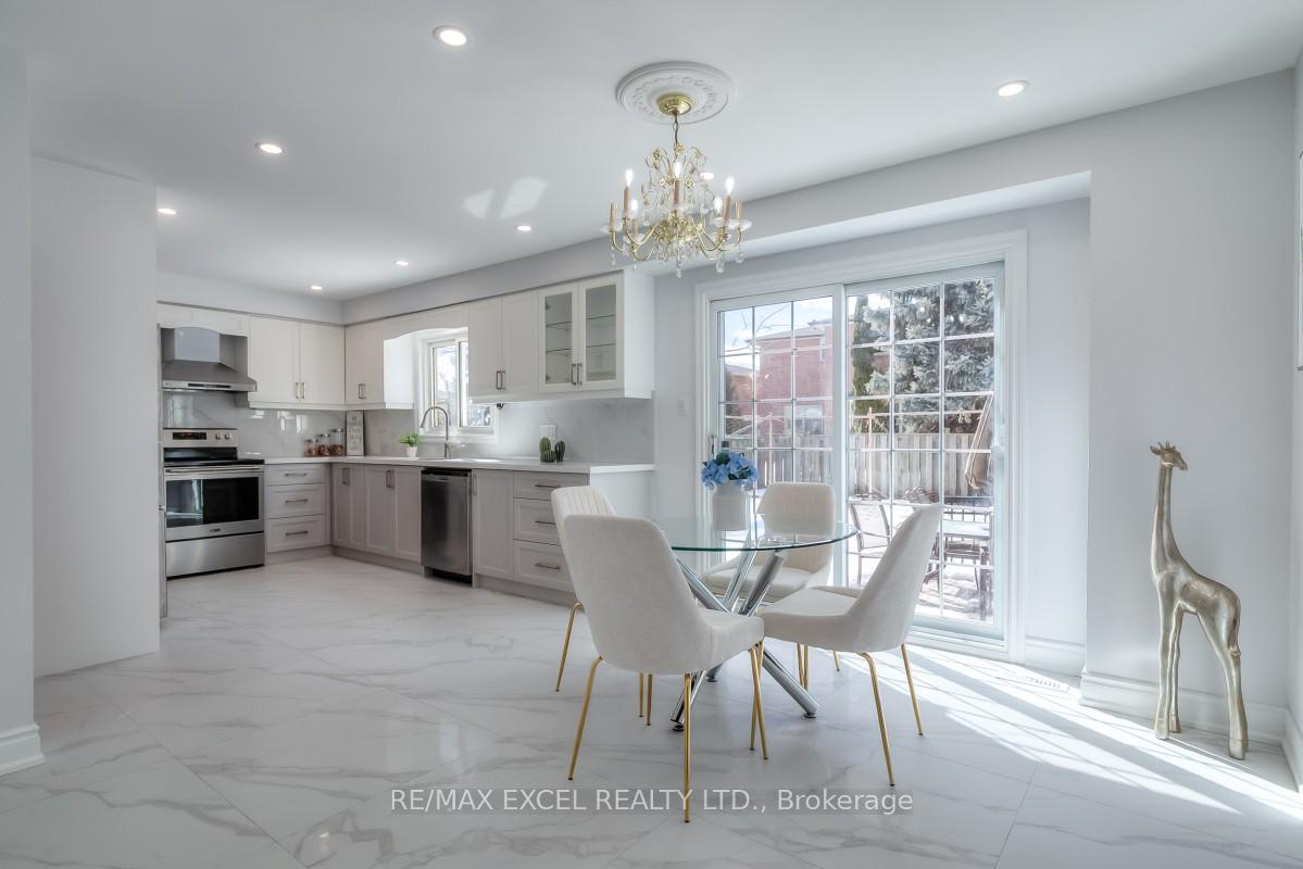 Photo 13 of 310 Raymerville Drive, Markham, Raymerville — HOMEH
