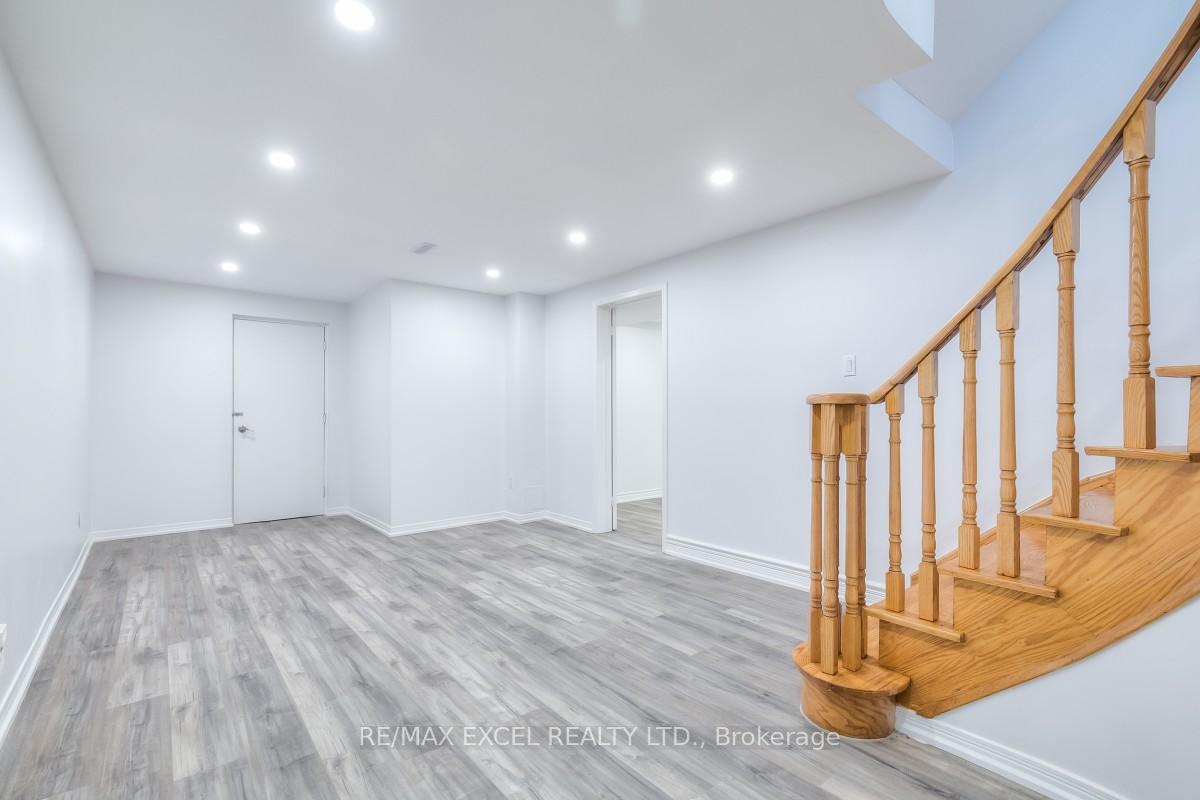 Photo 42 of 310 Raymerville Drive, Markham, Raymerville — HOMEH