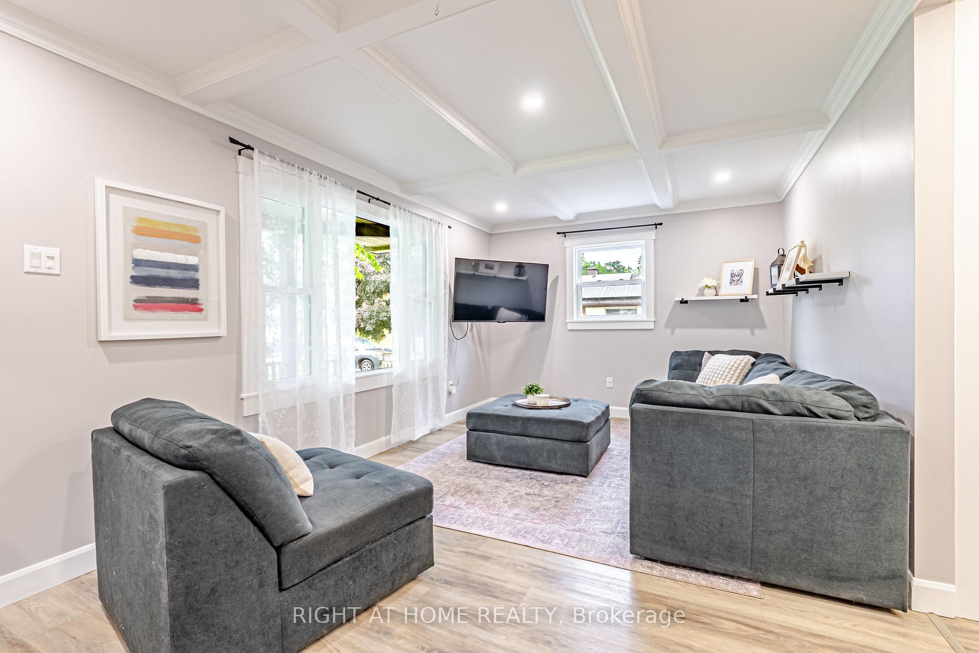 Photo 4 of 273 Alma Street, St. Thomas — HOMEH