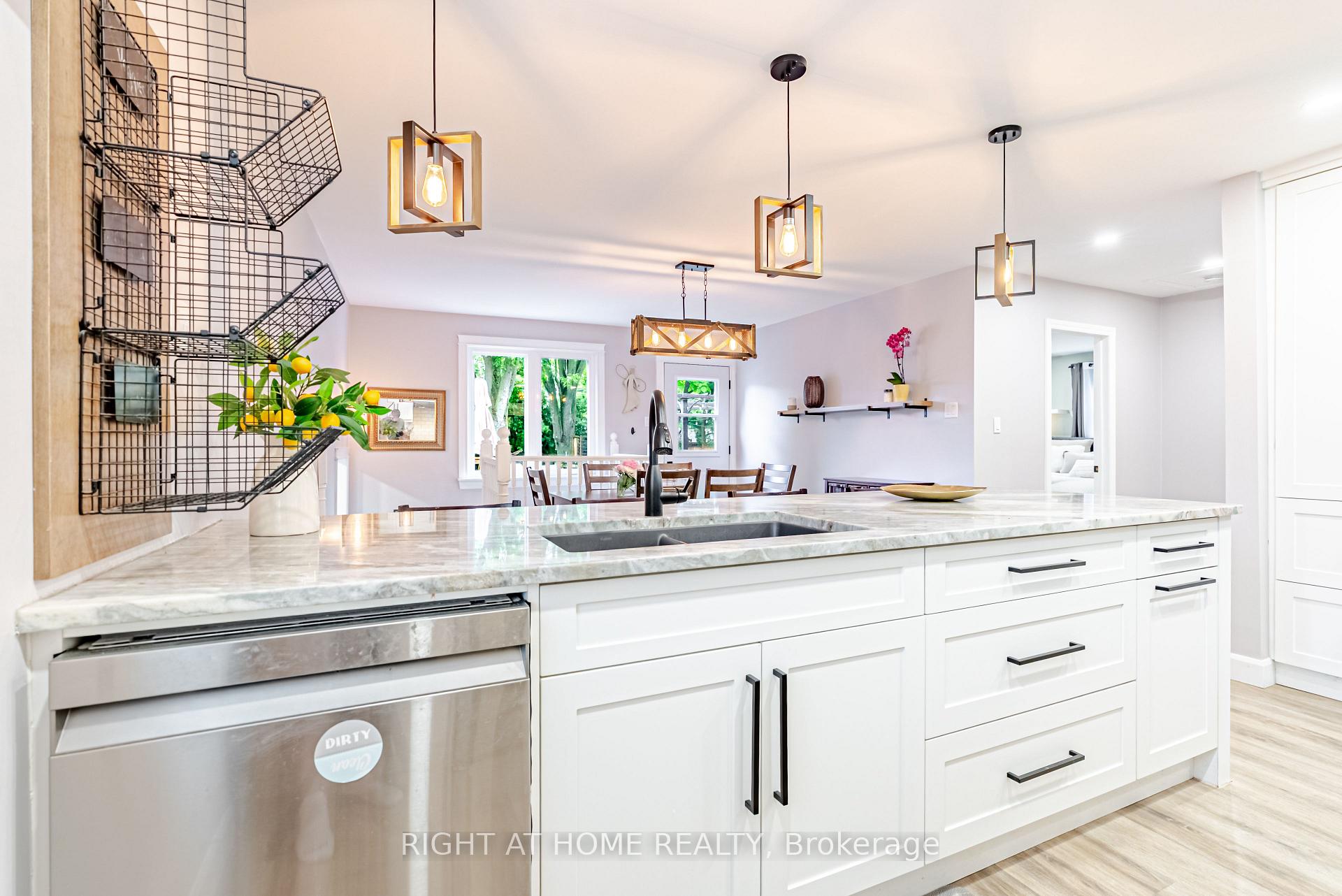 Photo 10 of 273 Alma Street, St. Thomas — HOMEH
