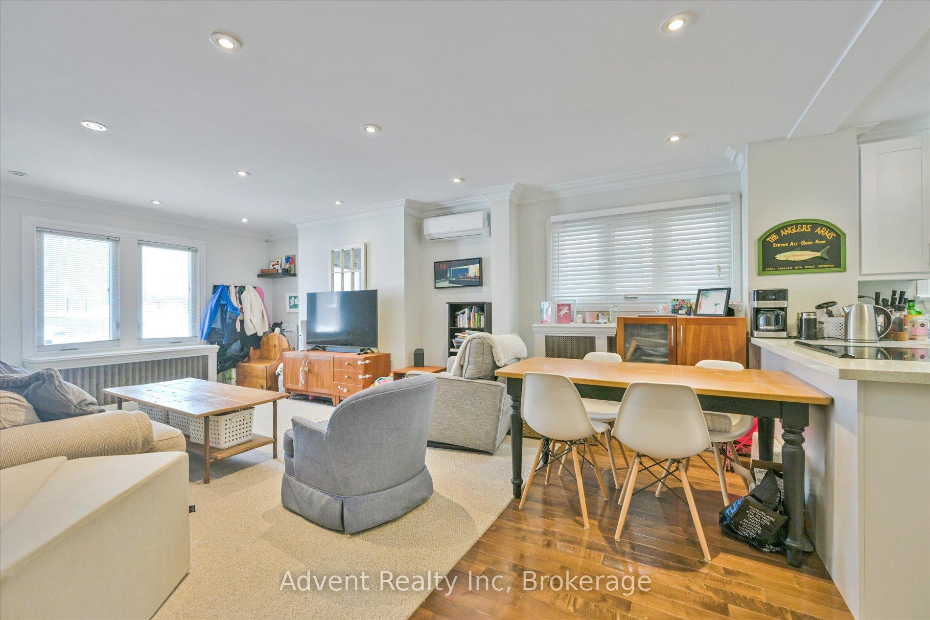 Front of Unit MAIN FLOOR, 63 Burnaby Boulevard