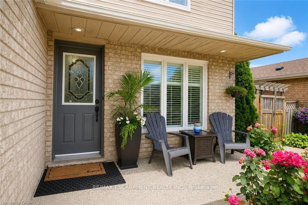 Photo 2 of 172 Highland Road W, Hamilton, Stoney Creek — HOMEH
