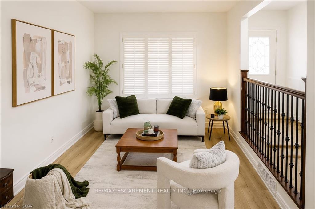 Photo 3 of 172 Highland Road W, Hamilton, Stoney Creek — HOMEH