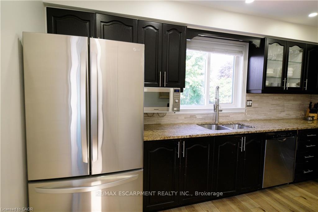 Photo 6 of 172 Highland Road W, Hamilton, Stoney Creek — HOMEH