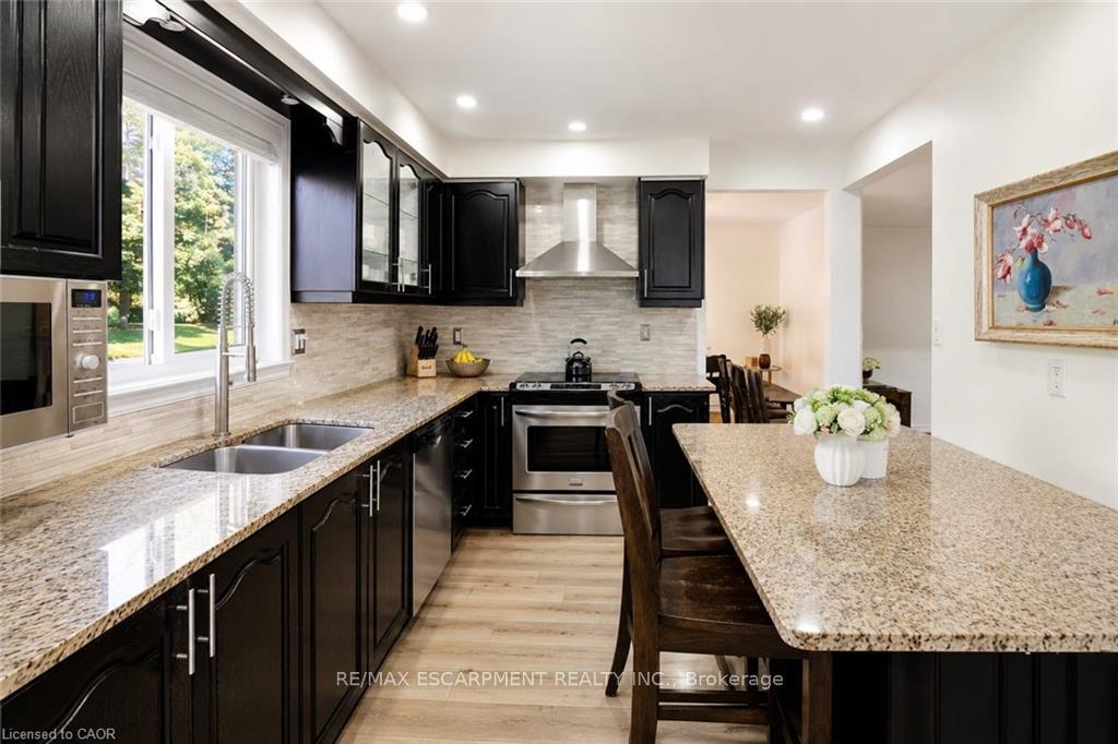 Photo 7 of 172 Highland Road W, Hamilton, Stoney Creek — HOMEH