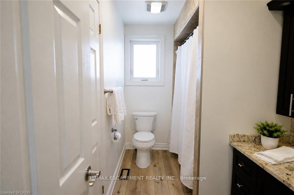 Photo 13 of 172 Highland Road W, Hamilton, Stoney Creek — HOMEH