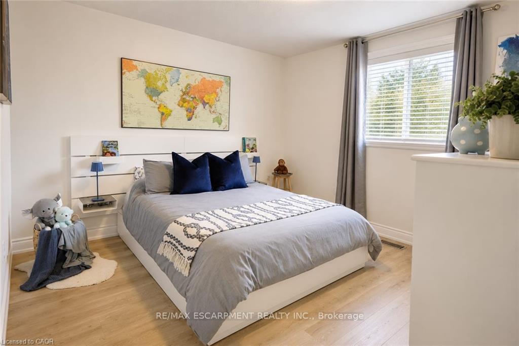 Photo 14 of 172 Highland Road W, Hamilton, Stoney Creek — HOMEH