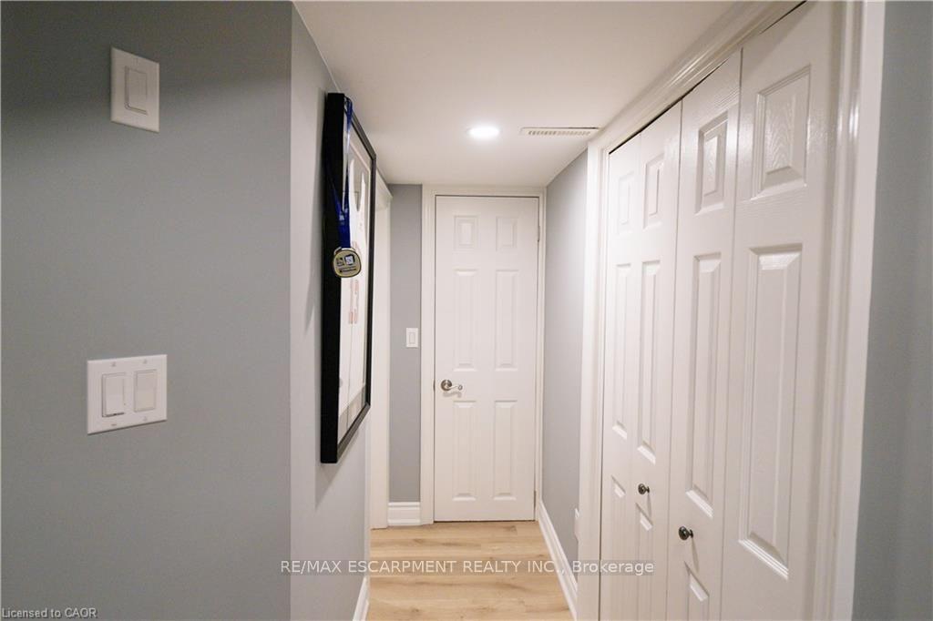 Photo 15 of 172 Highland Road W, Hamilton, Stoney Creek — HOMEH