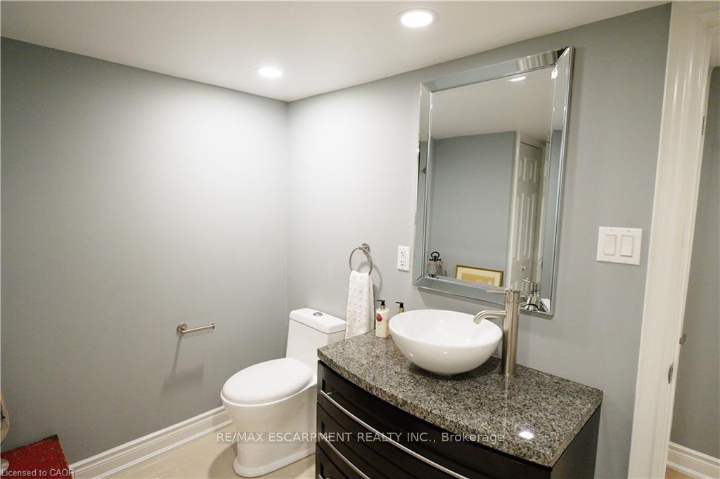 Photo 20 of 172 Highland Road W, Hamilton, Stoney Creek — HOMEH
