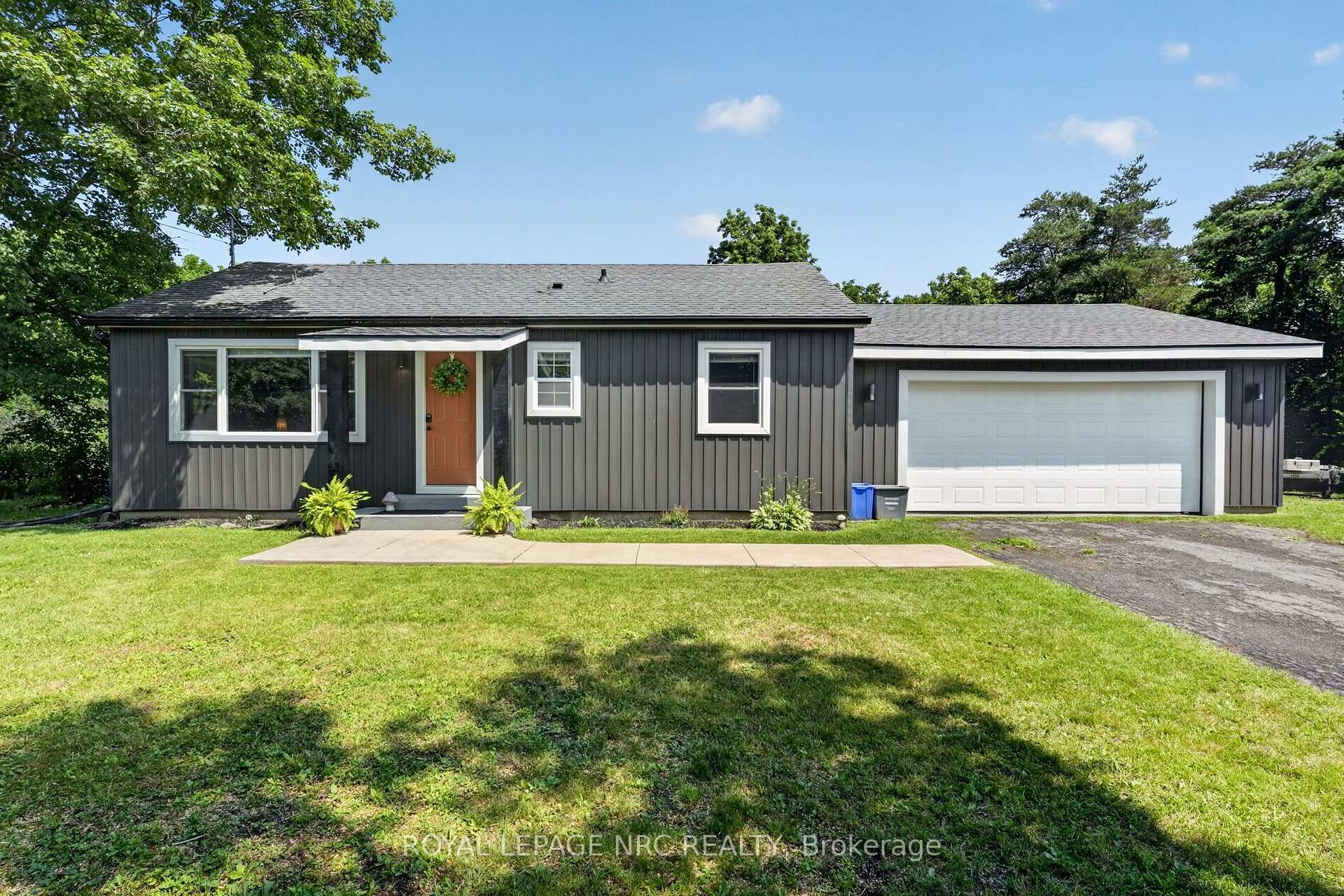Photo of 2944 Portage Trail