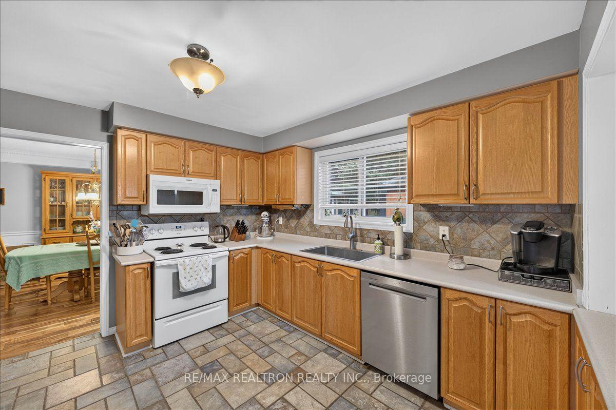 Photo 16 of 2767 Shering Crescent, Innisfil, Stroud — HOMEH