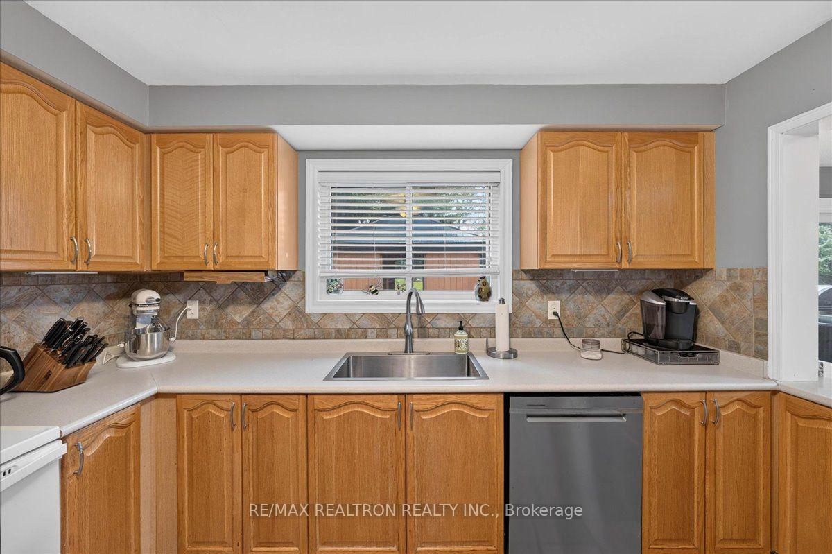 Photo 17 of 2767 Shering Crescent, Innisfil, Stroud — HOMEH