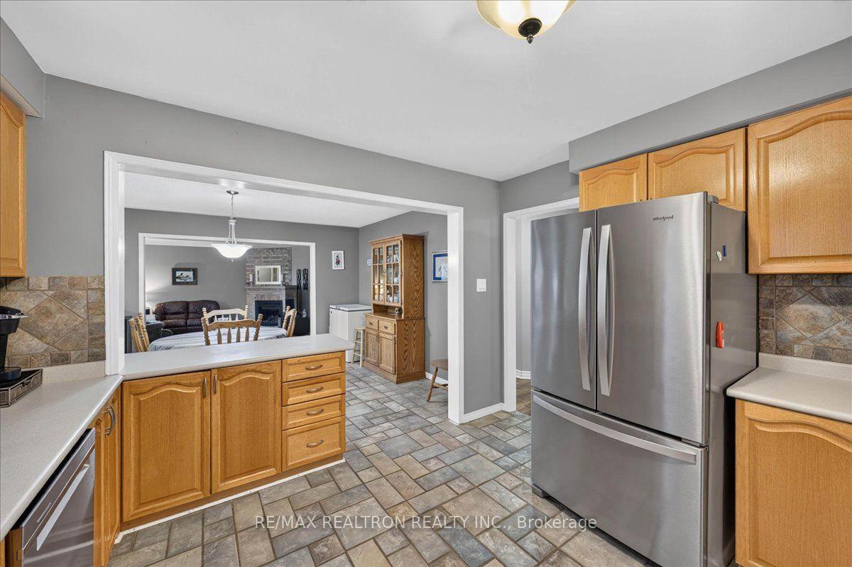 Photo 18 of 2767 Shering Crescent, Innisfil, Stroud — HOMEH