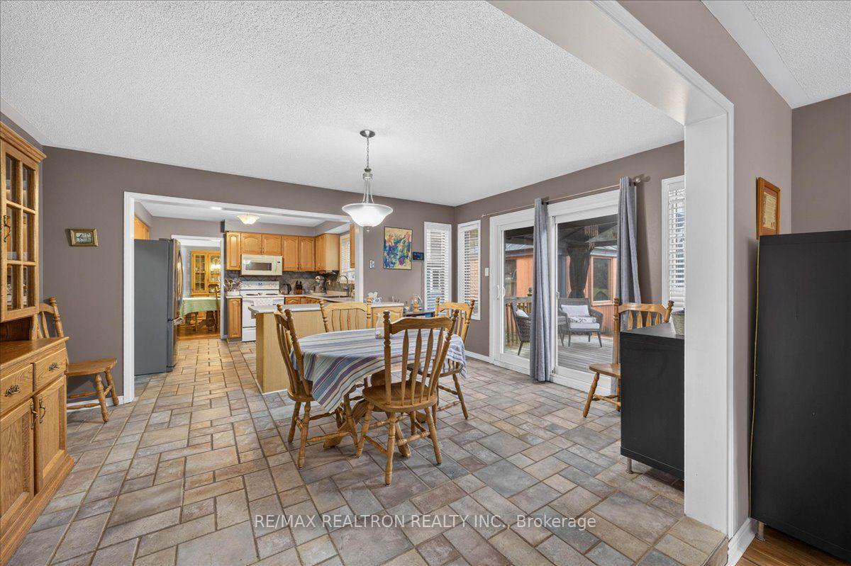 Photo 20 of 2767 Shering Crescent, Innisfil, Stroud — HOMEH