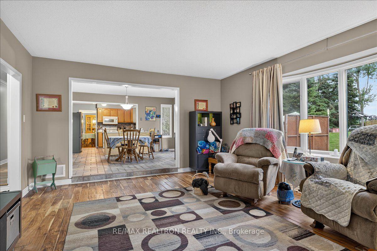 Photo 24 of 2767 Shering Crescent, Innisfil, Stroud — HOMEH