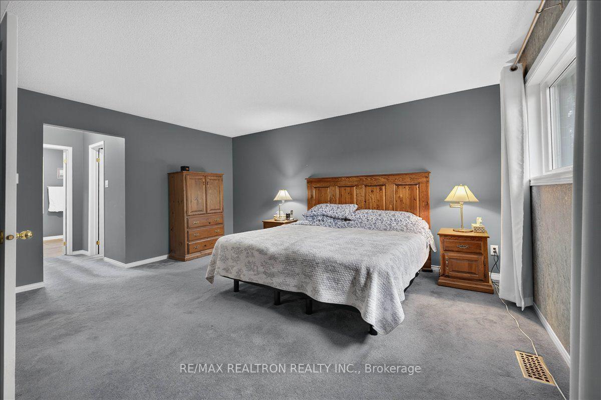 Photo 37 of 2767 Shering Crescent, Innisfil, Stroud — HOMEH