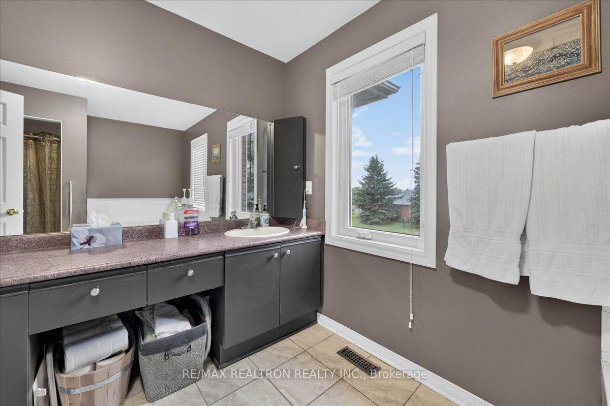 Photo 41 of 2767 Shering Crescent, Innisfil, Stroud — HOMEH