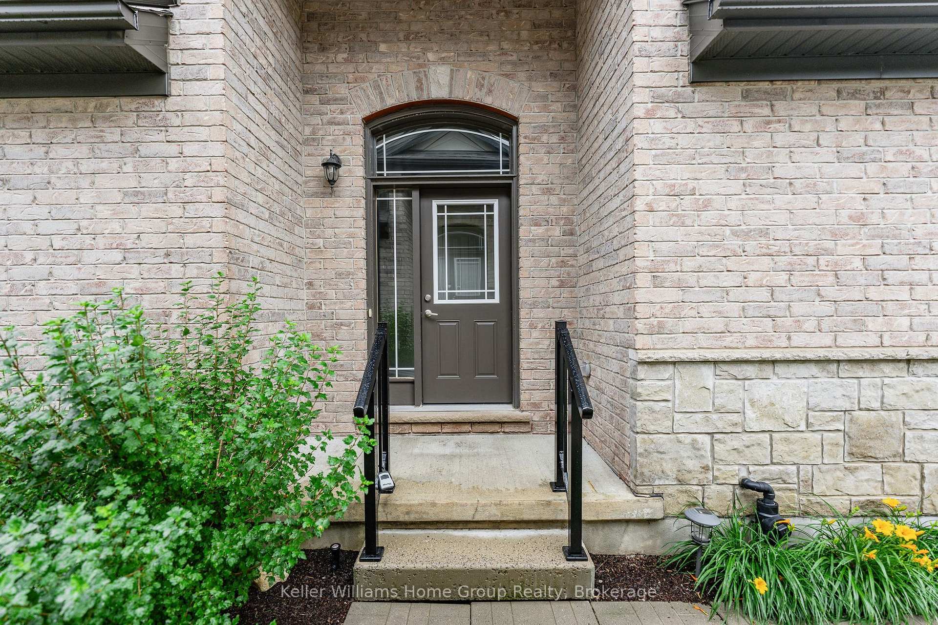 Photo 4 of 96 Aberdeen Street, Centre Wellington, Fergus — HOMEH