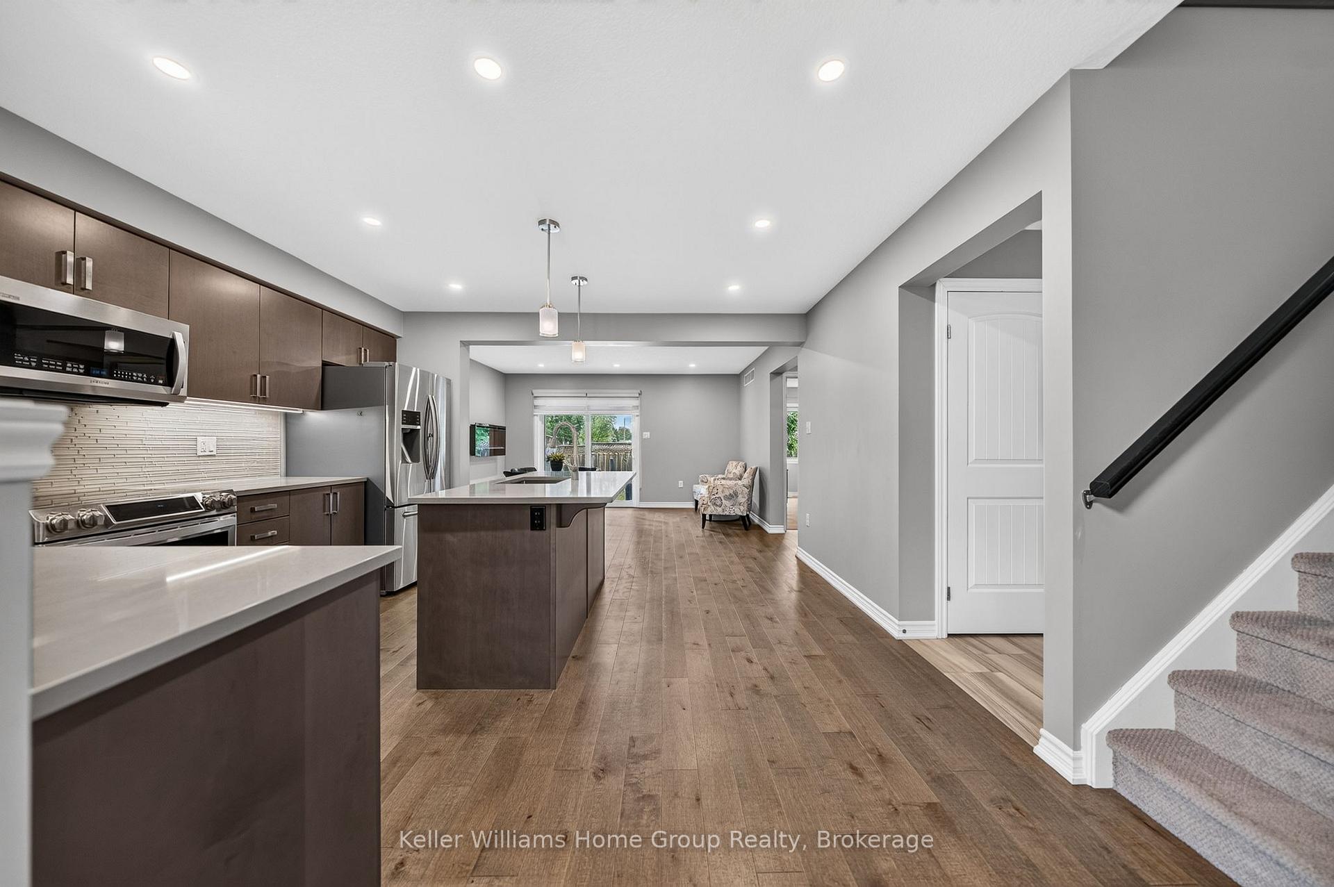 Photo 10 of 96 Aberdeen Street, Centre Wellington, Fergus — HOMEH