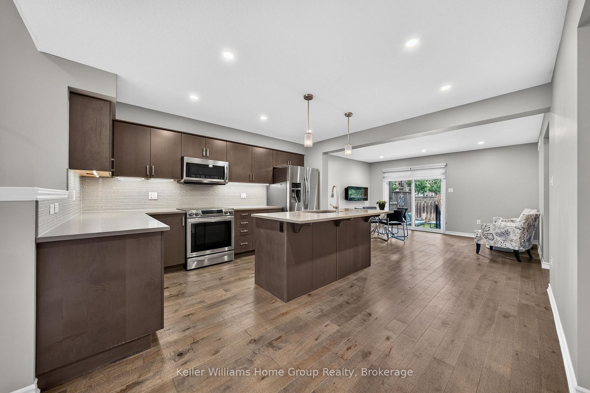 Photo 11 of 96 Aberdeen Street, Centre Wellington, Fergus — HOMEH