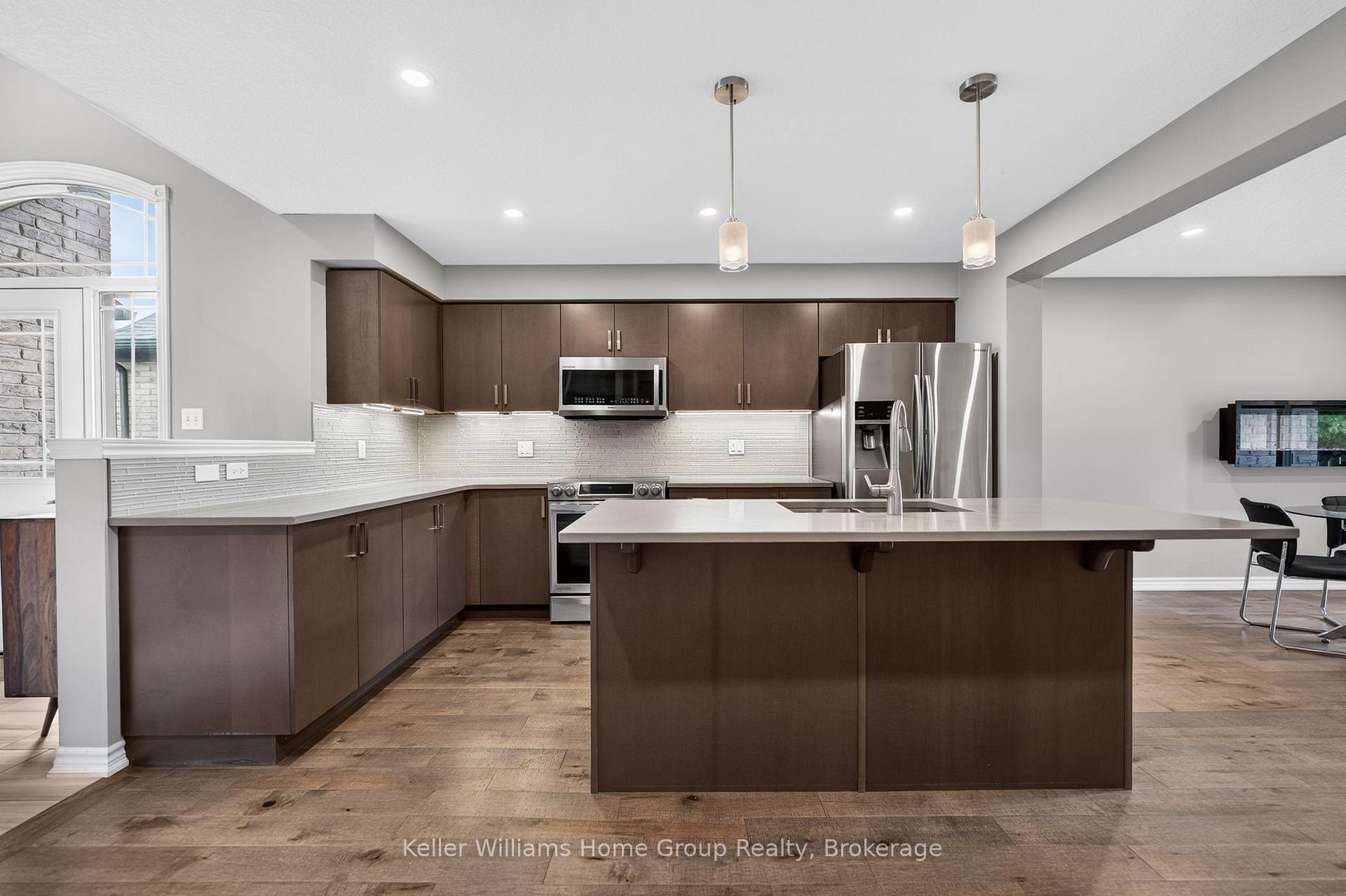 Photo 12 of 96 Aberdeen Street, Centre Wellington, Fergus — HOMEH