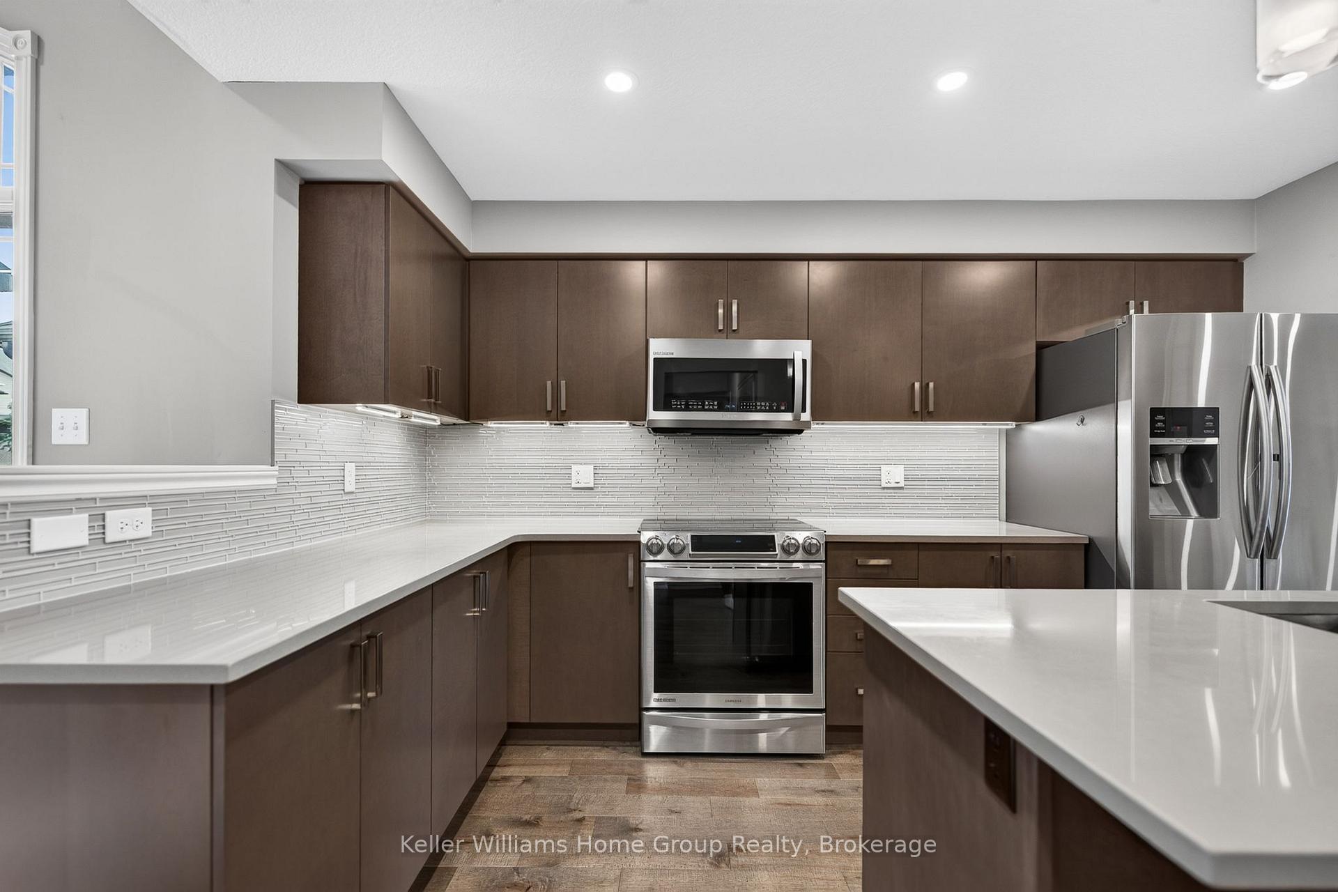 Photo 16 of 96 Aberdeen Street, Centre Wellington, Fergus — HOMEH