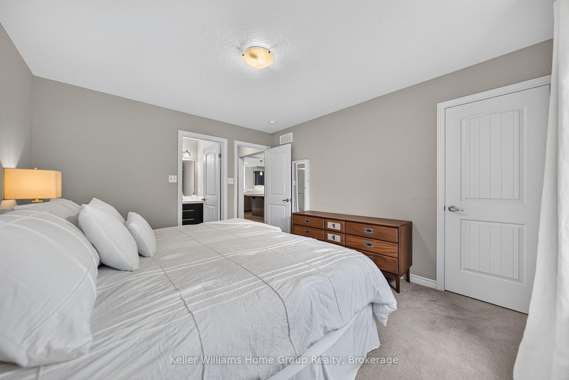Photo 26 of 96 Aberdeen Street, Centre Wellington, Fergus — HOMEH