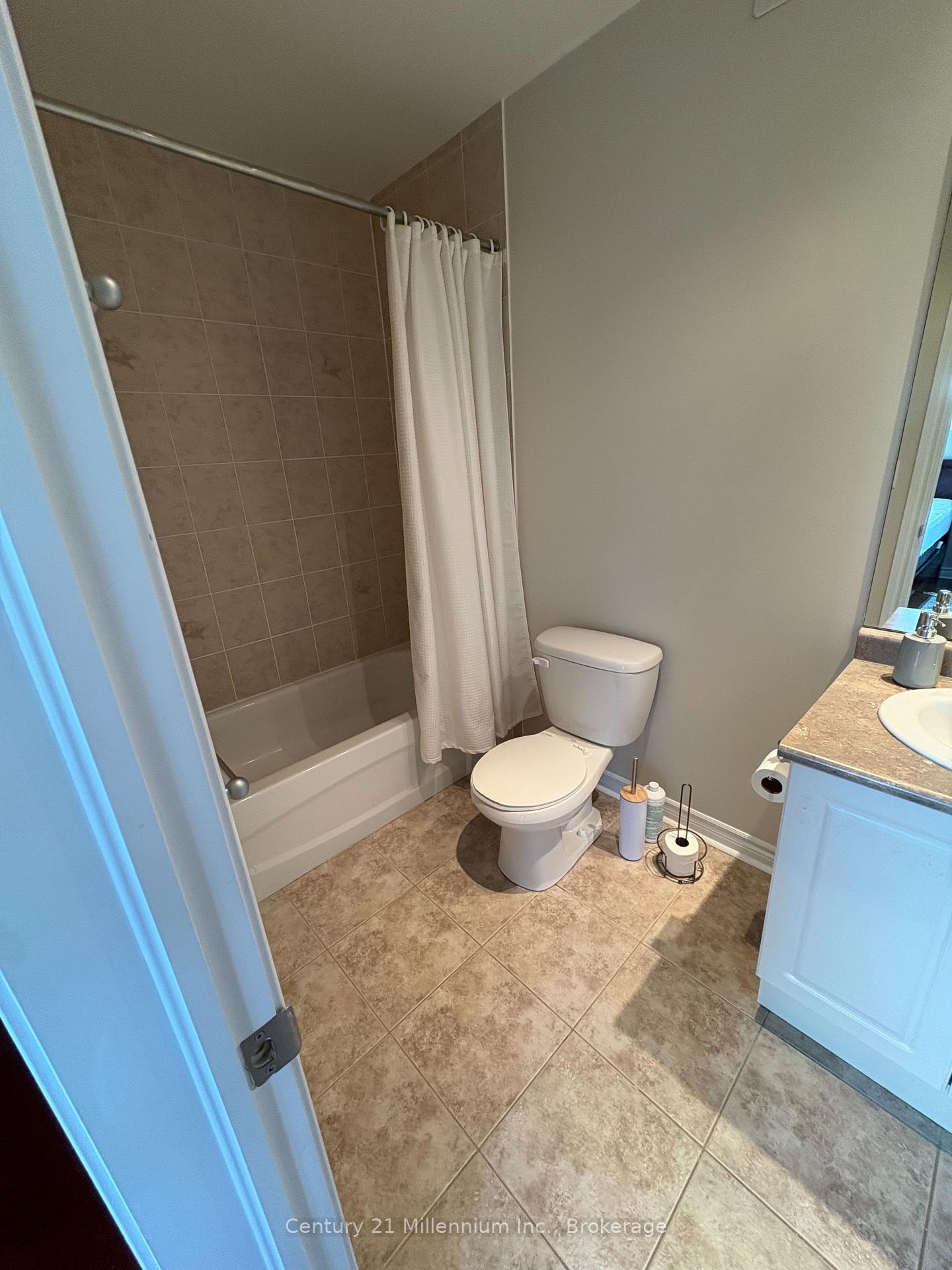 Photo 10 of Unit 301, 2 Brandy Lane Drive, Collingwood — HOMEH