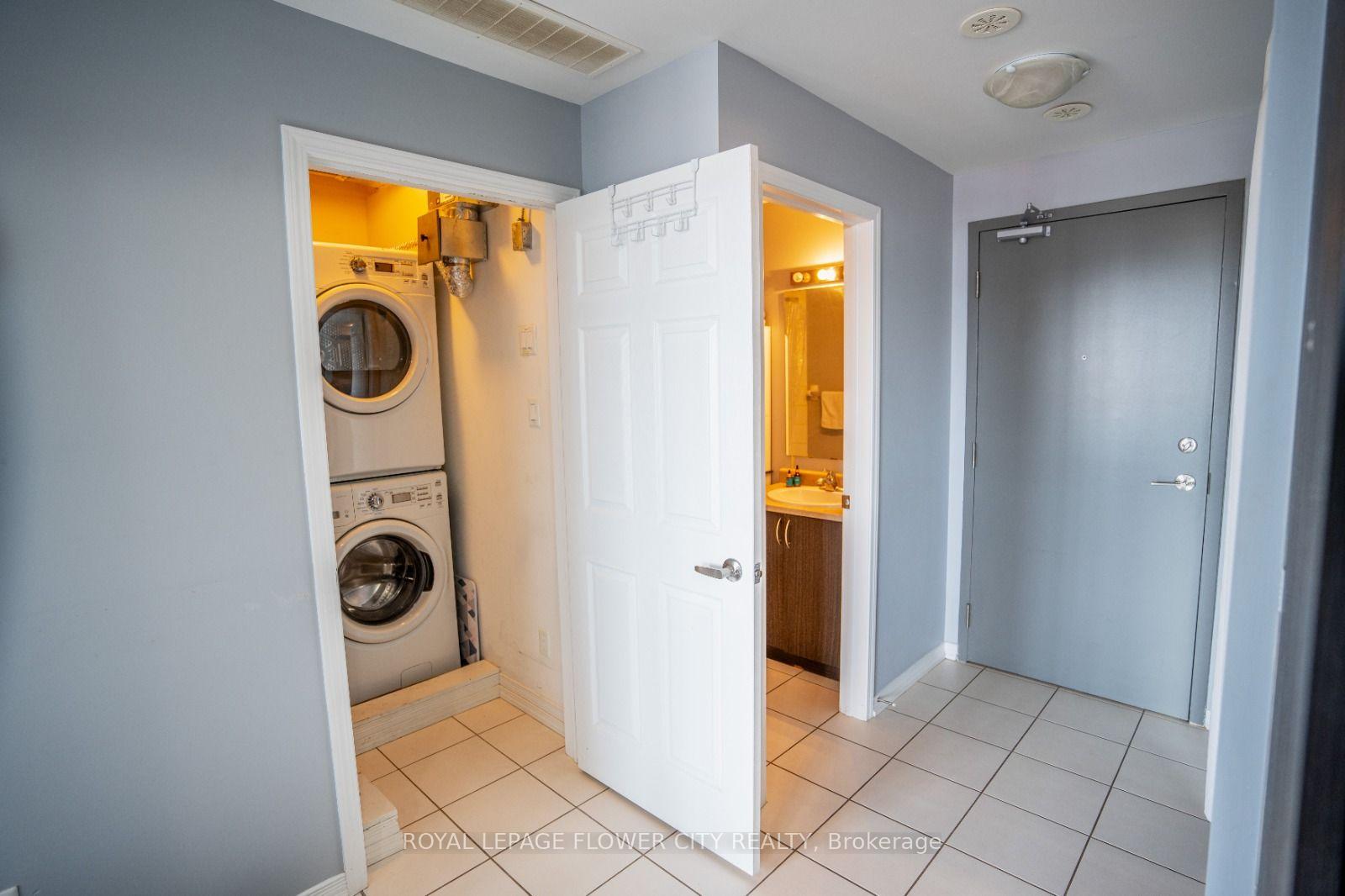 Photo 2 of Unit 306, 54 Sky Harbour Drive, Brampton, Bram West — HOMEH