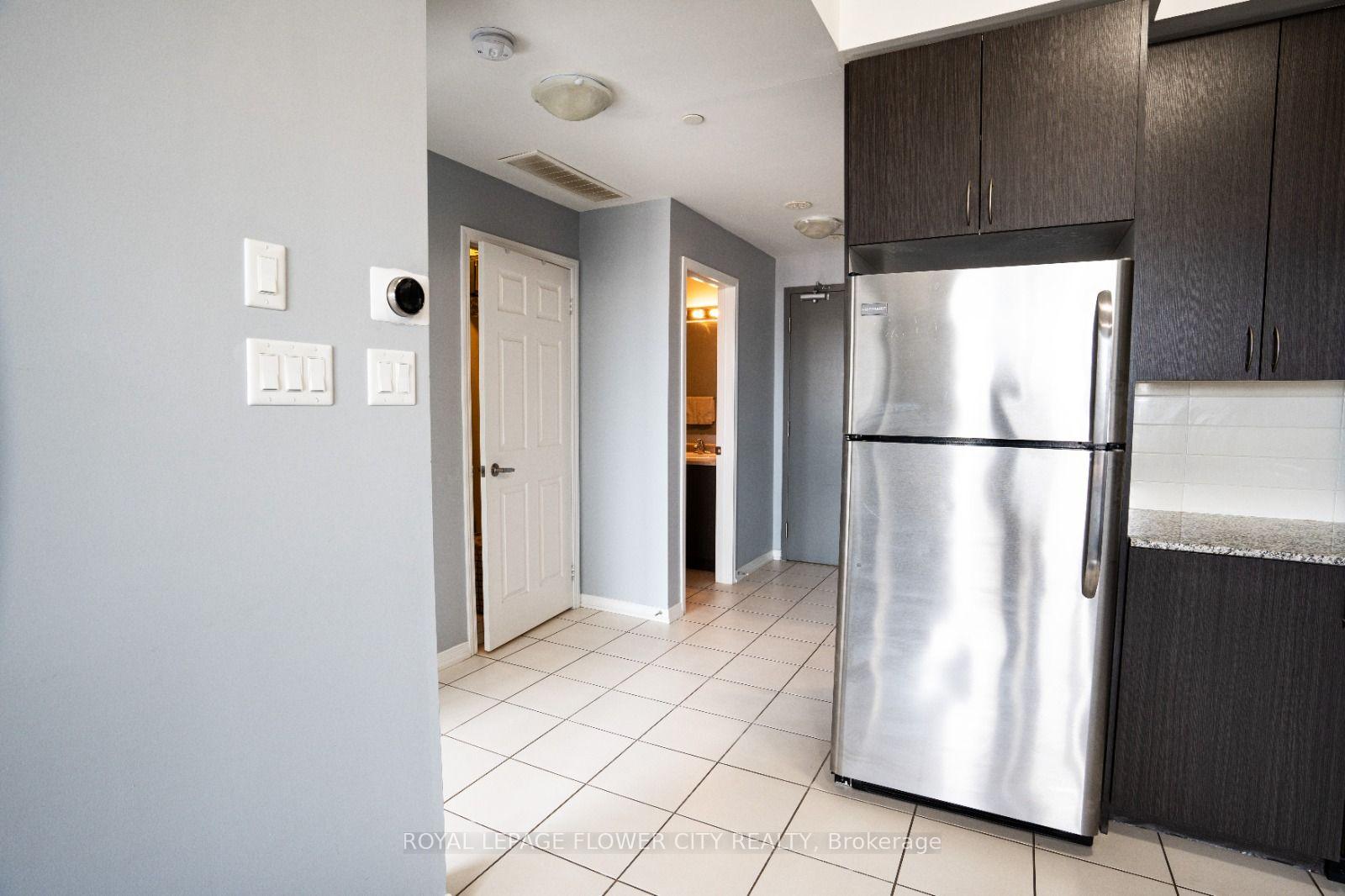 Photo 11 of Unit 306, 54 Sky Harbour Drive, Brampton, Bram West — HOMEH