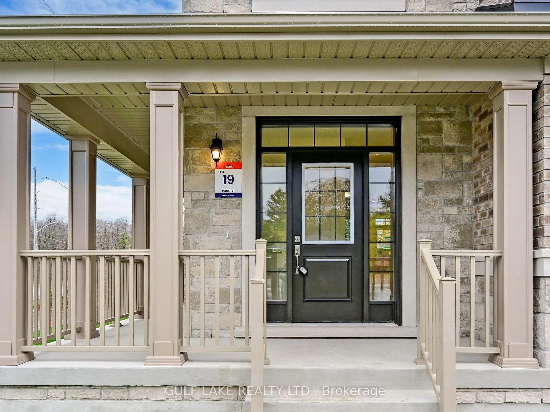 Photo 2 of 1 Greer Street, Barrie, Rural Barrie Southeast — HOMEH