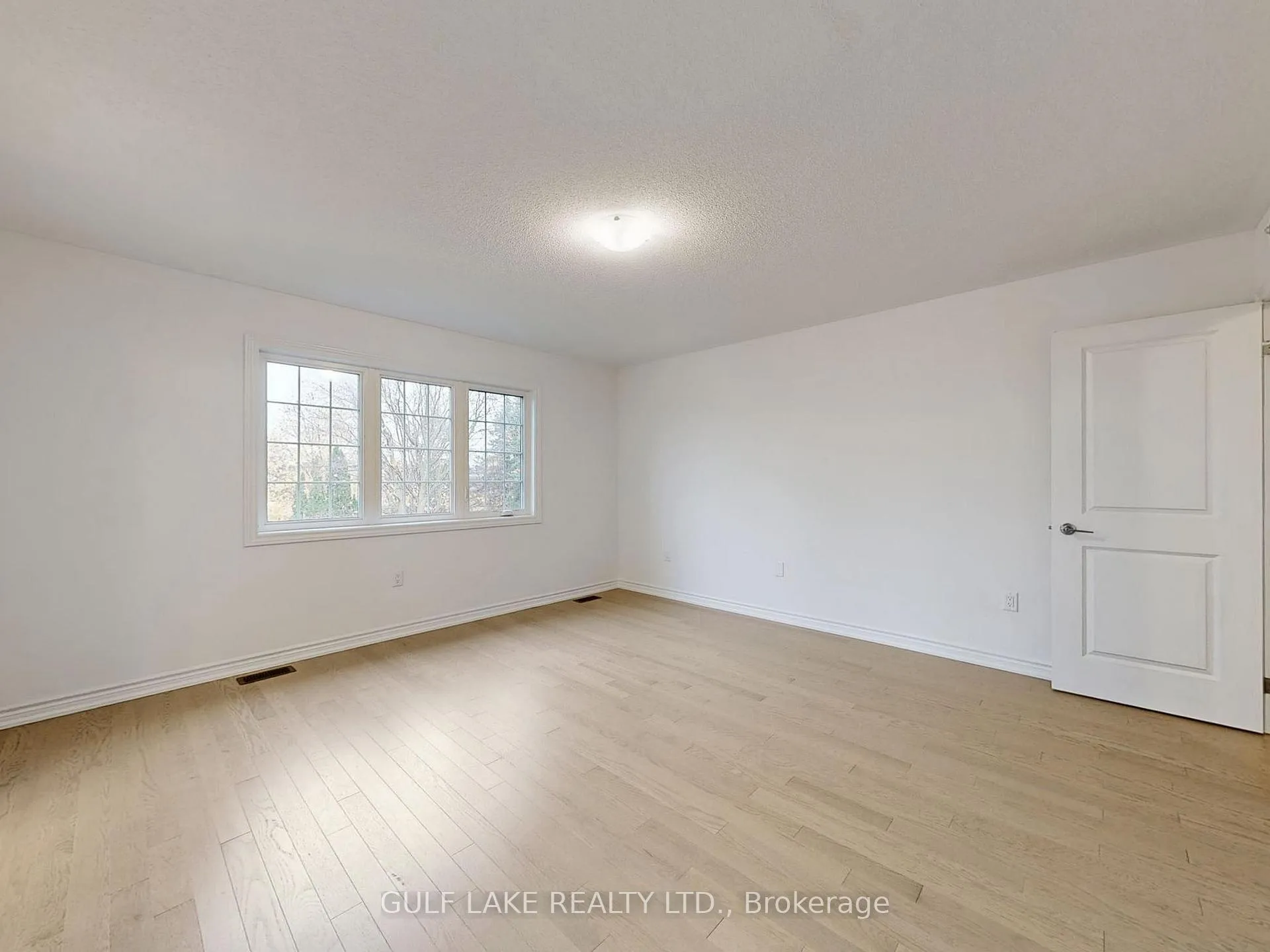 Photo 15 of 1 Greer Street, Barrie, Rural Barrie Southeast — HOMEH