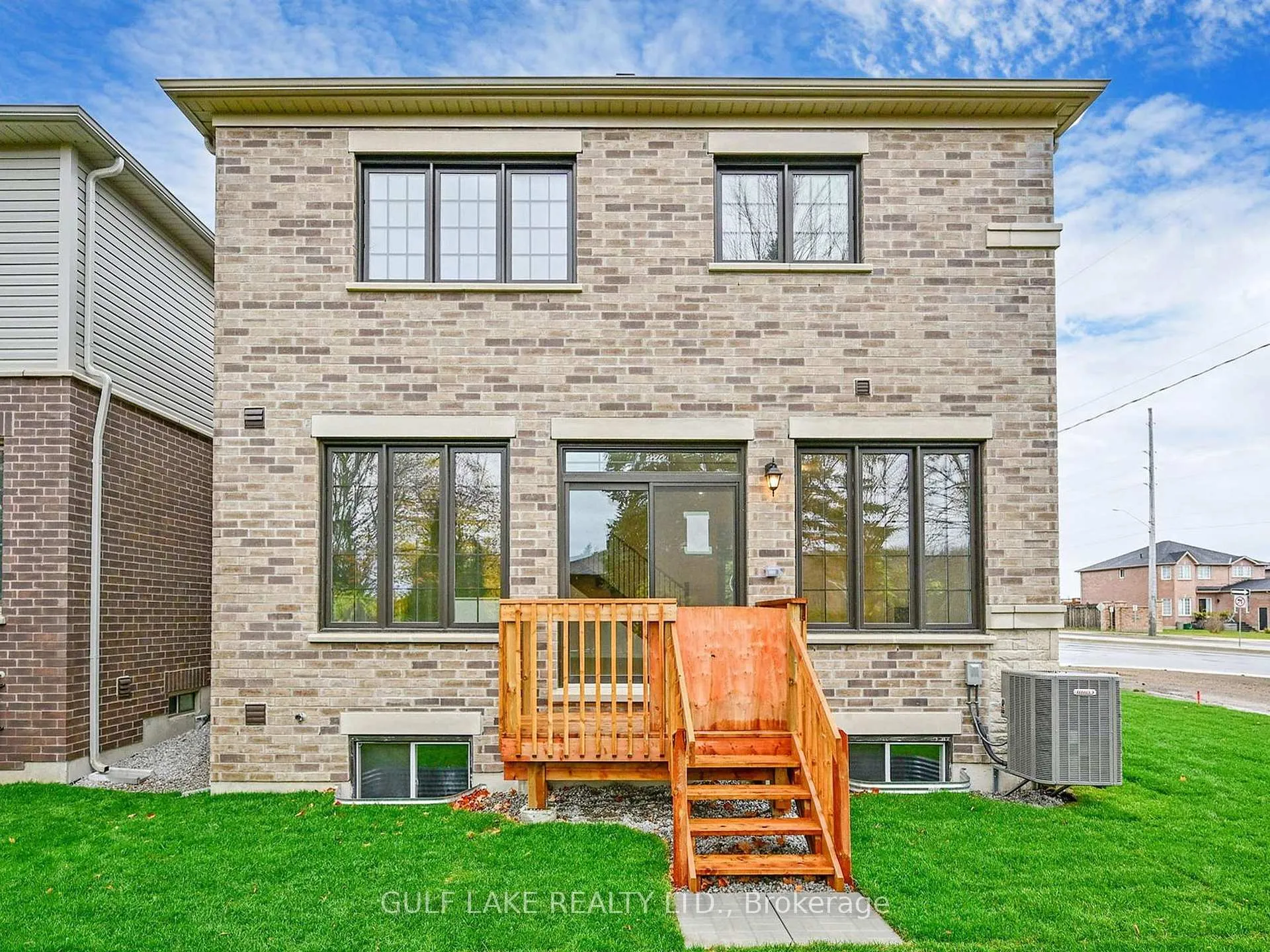 Photo 33 of 1 Greer Street, Barrie, Rural Barrie Southeast — HOMEH