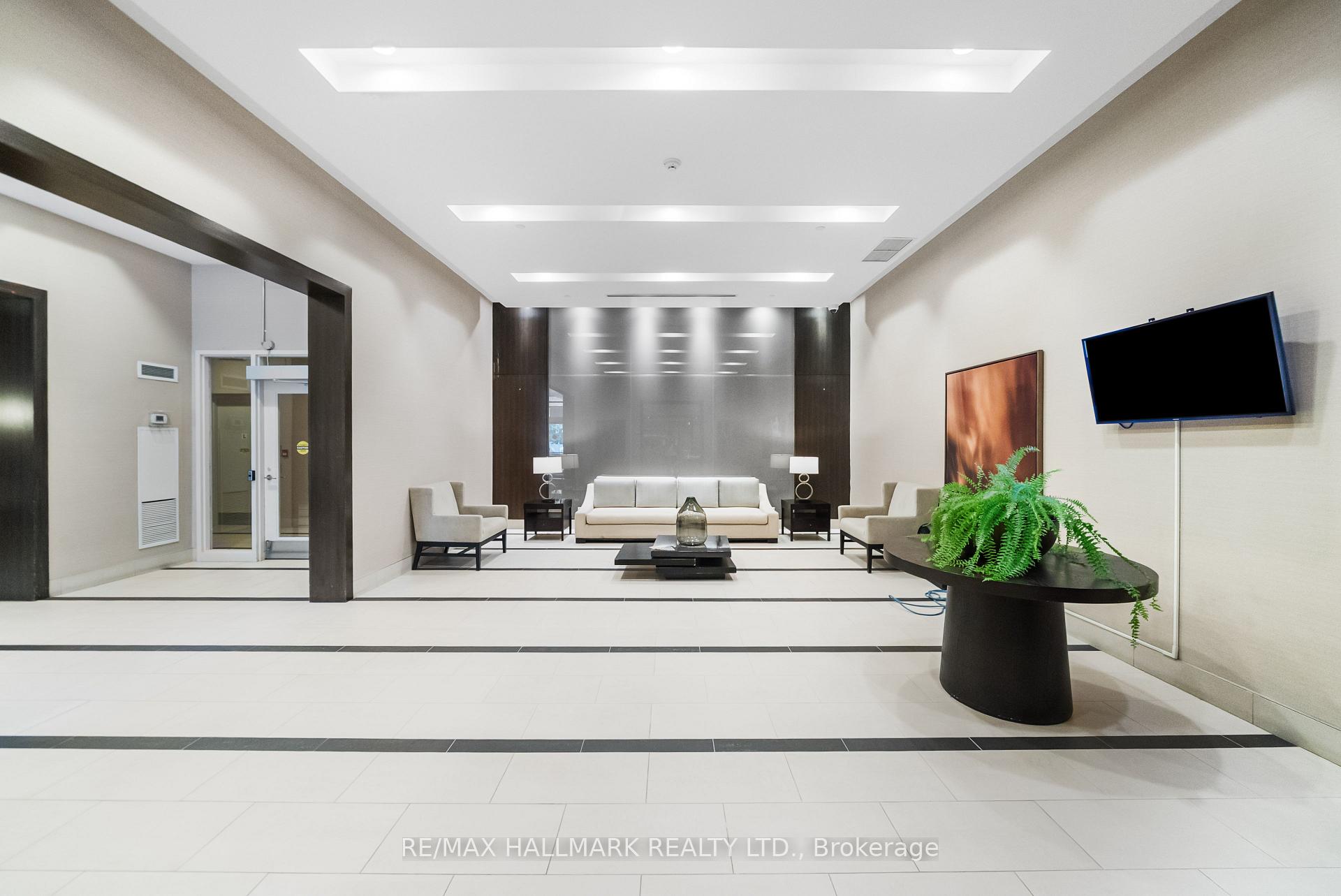 Photo 4 of Unit 122, 2035 Sheppard Avenue E, North York, Henry Farm — HOMEH