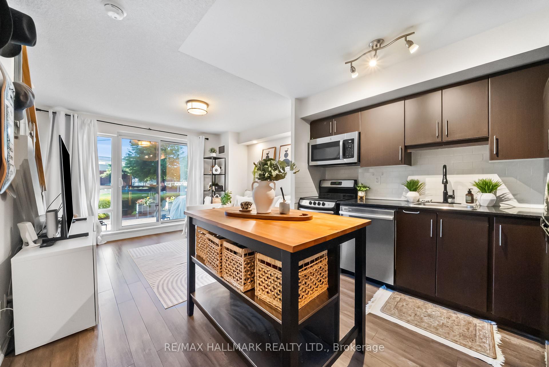 Photo 7 of Unit 122, 2035 Sheppard Avenue E, North York, Henry Farm — HOMEH
