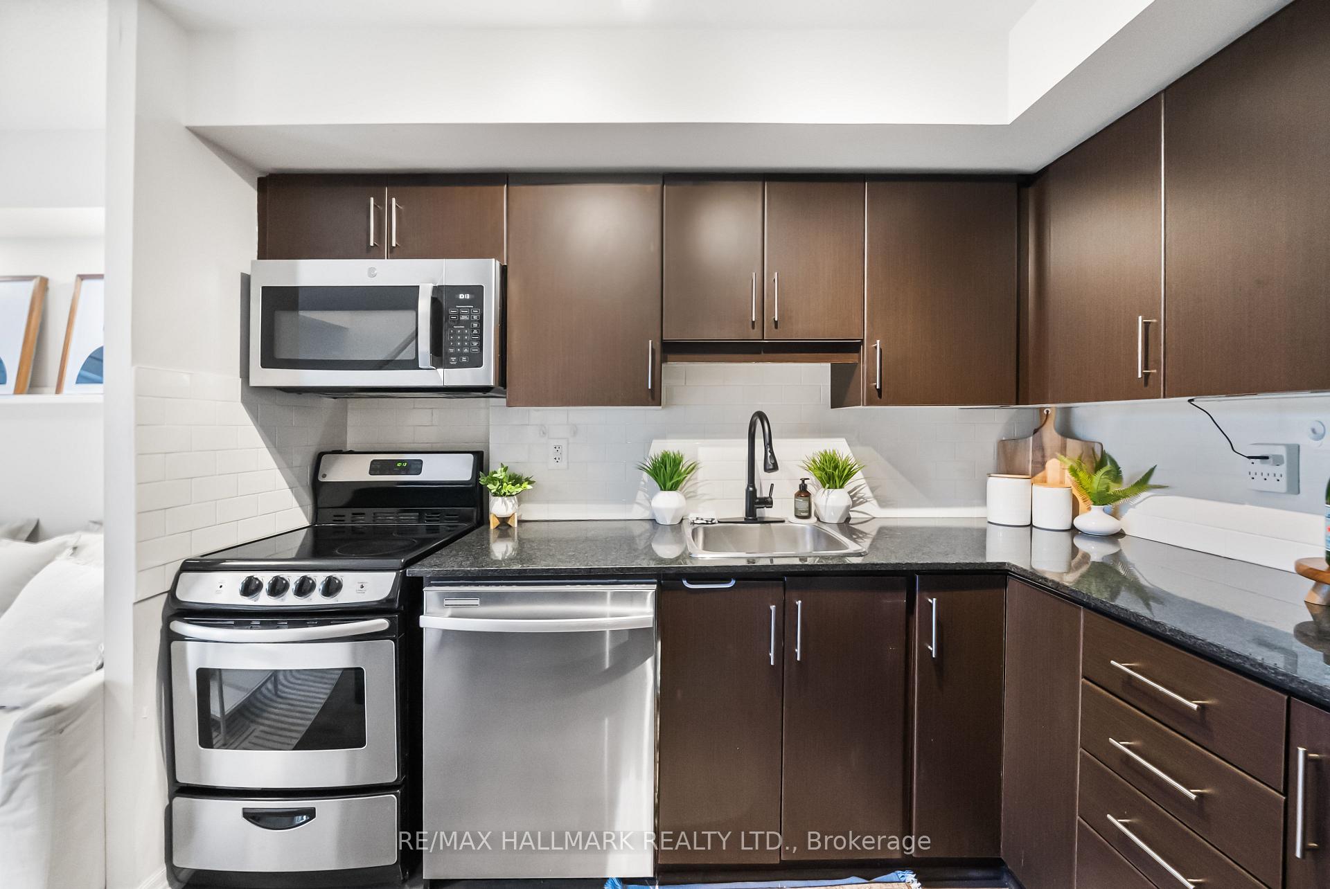 Photo 8 of Unit 122, 2035 Sheppard Avenue E, North York, Henry Farm — HOMEH