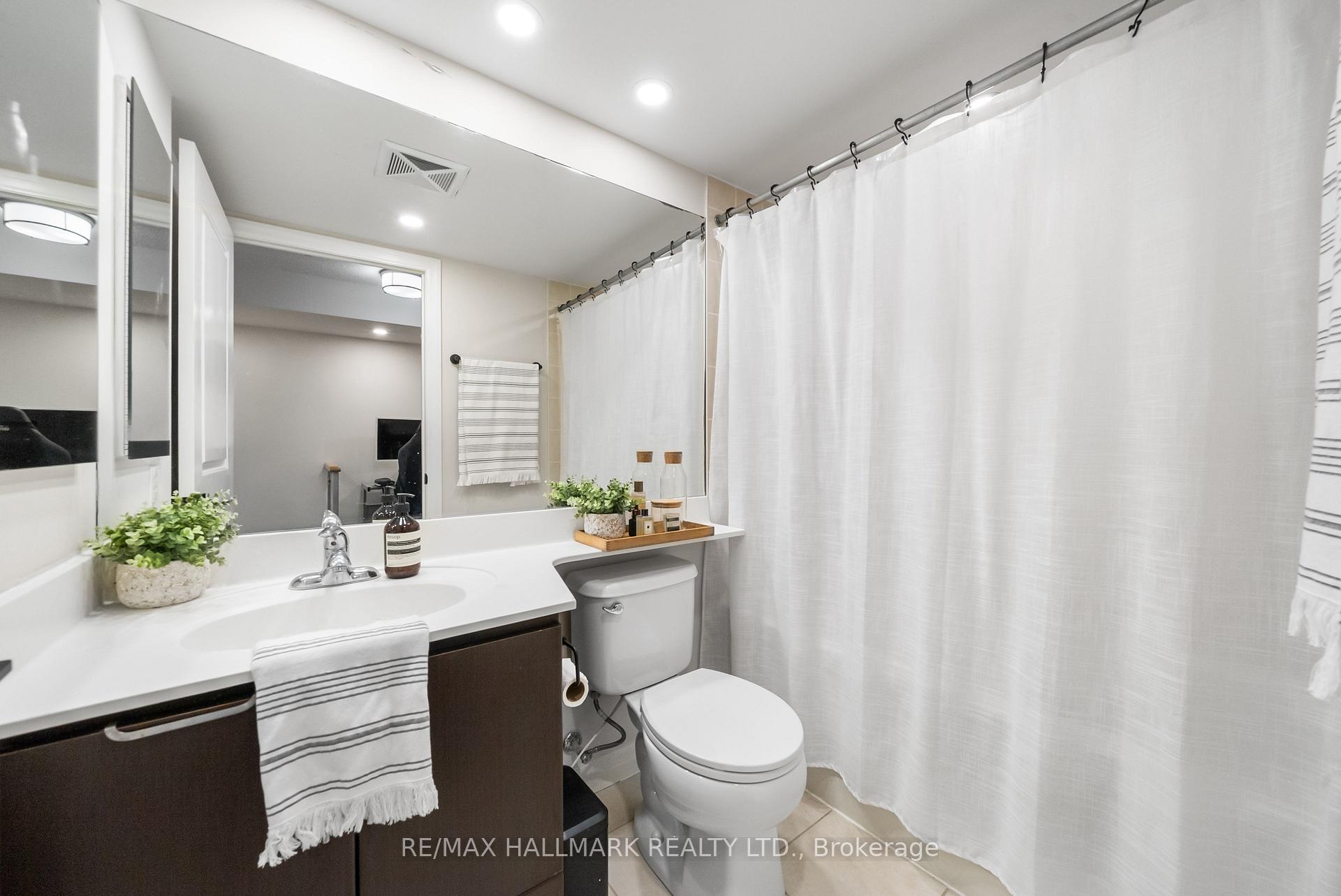 Photo 12 of Unit 122, 2035 Sheppard Avenue E, North York, Henry Farm — HOMEH