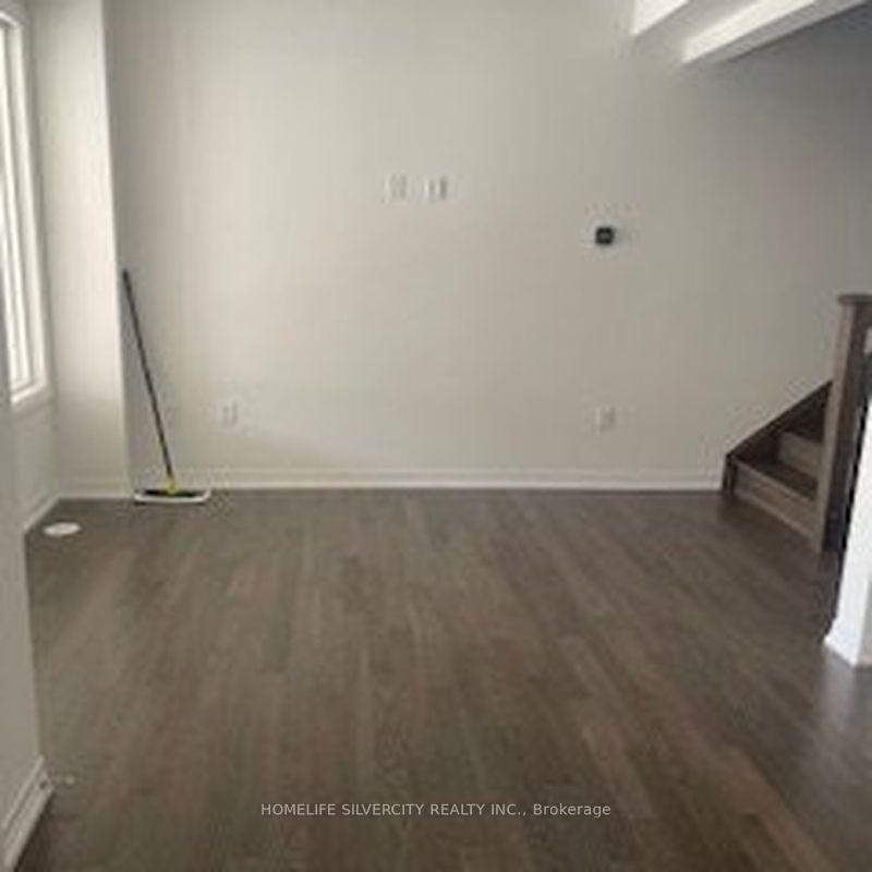 Photo 10 of 3 Kings Hill Drive, Brampton, Northwest Brampton — HOMEH
