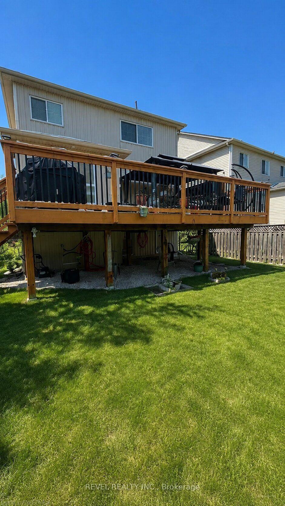 Photo 2 of 252 Berry Street, Shelburne — HOMEH