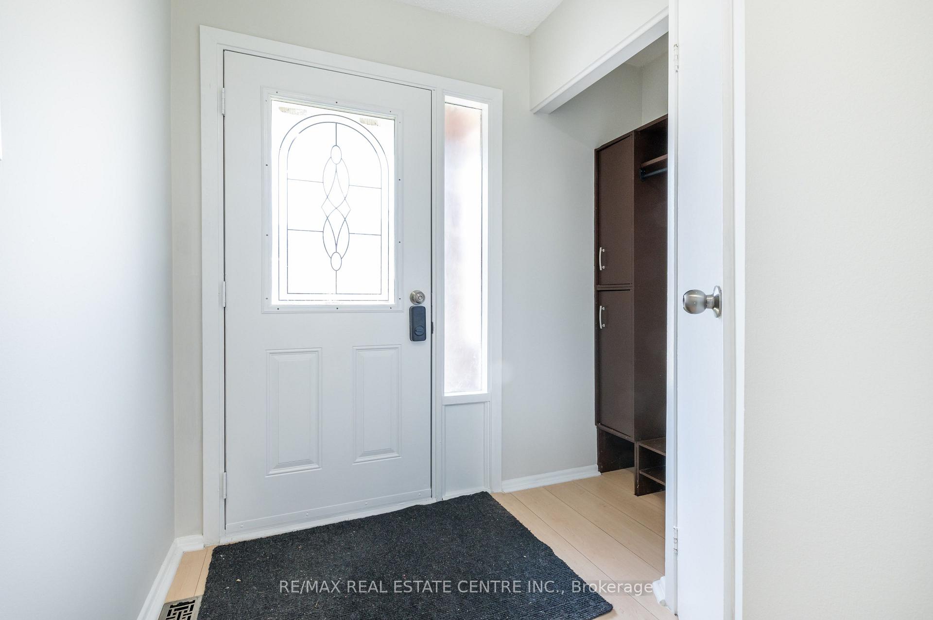 Photo 8 of Unit 16, 1330 Trowbridge Drive, Oshawa, Centennial — HOMEH