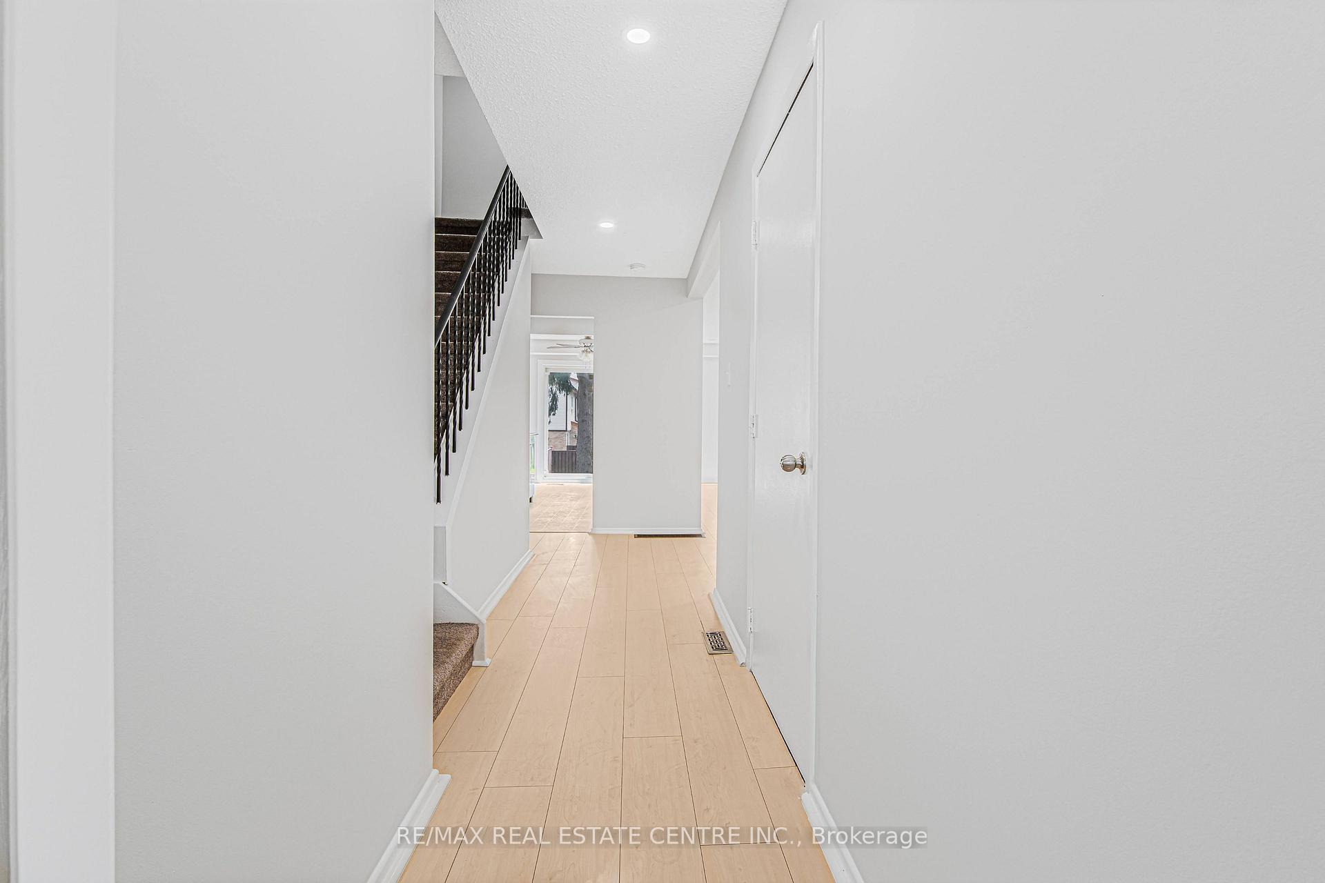 Photo 9 of Unit 16, 1330 Trowbridge Drive, Oshawa, Centennial — HOMEH