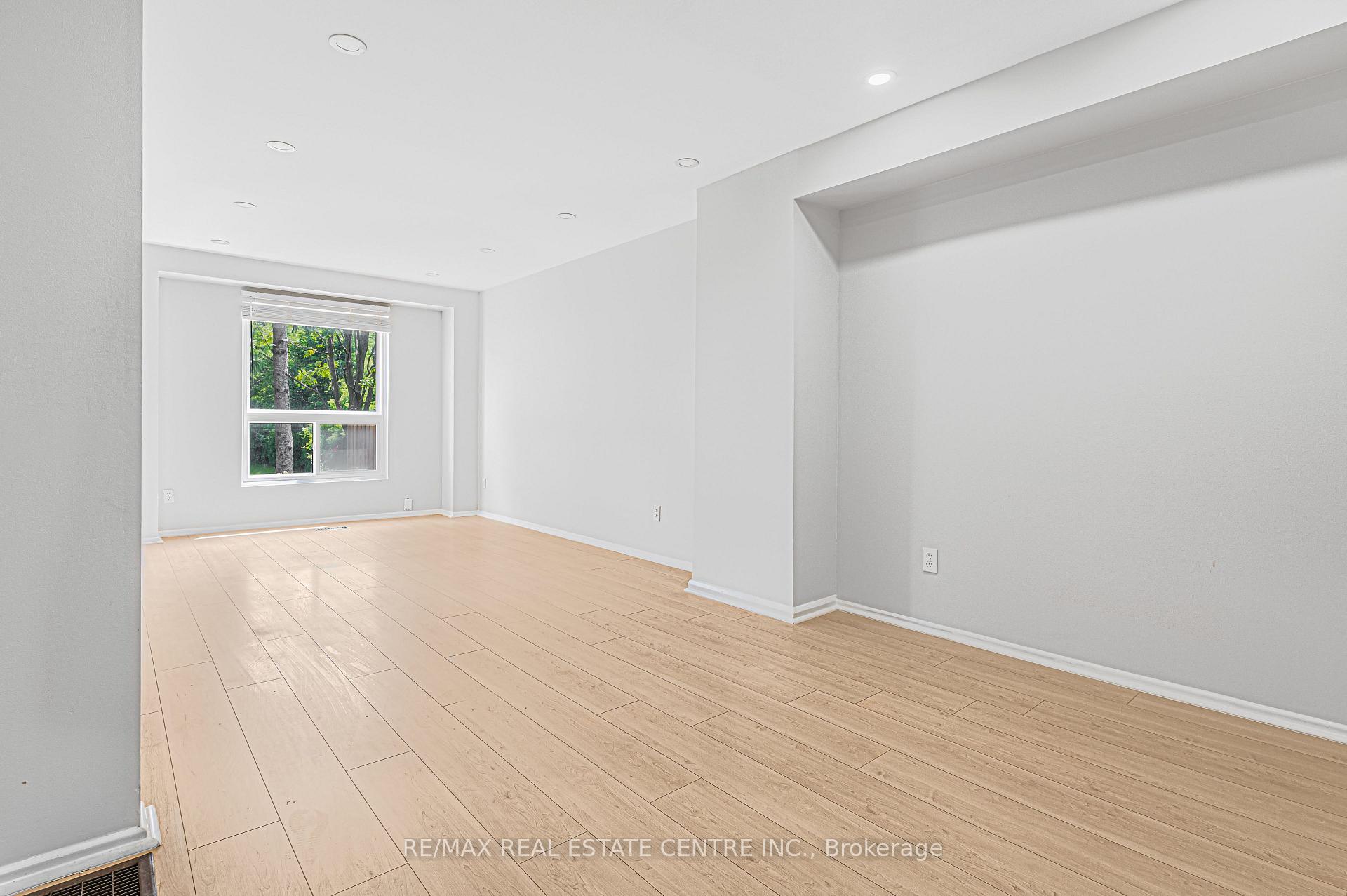Photo 10 of Unit 16, 1330 Trowbridge Drive, Oshawa, Centennial — HOMEH