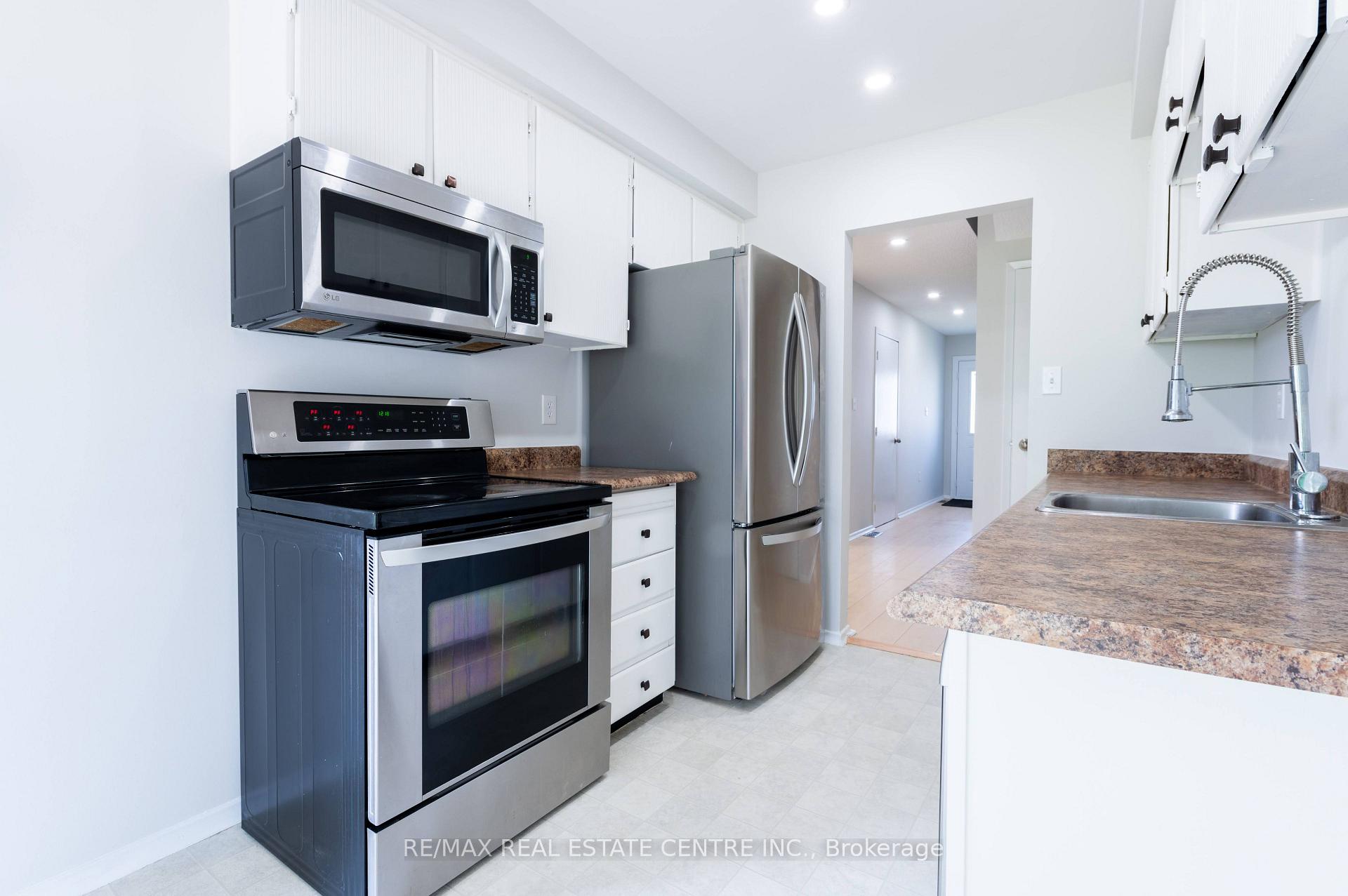 Photo 13 of Unit 16, 1330 Trowbridge Drive, Oshawa, Centennial — HOMEH