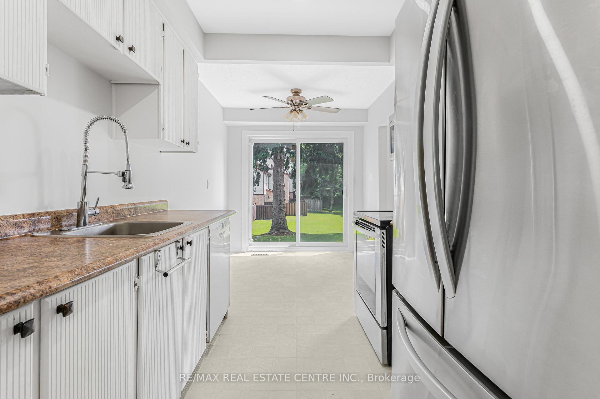 Photo 15 of Unit 16, 1330 Trowbridge Drive, Oshawa, Centennial — HOMEH