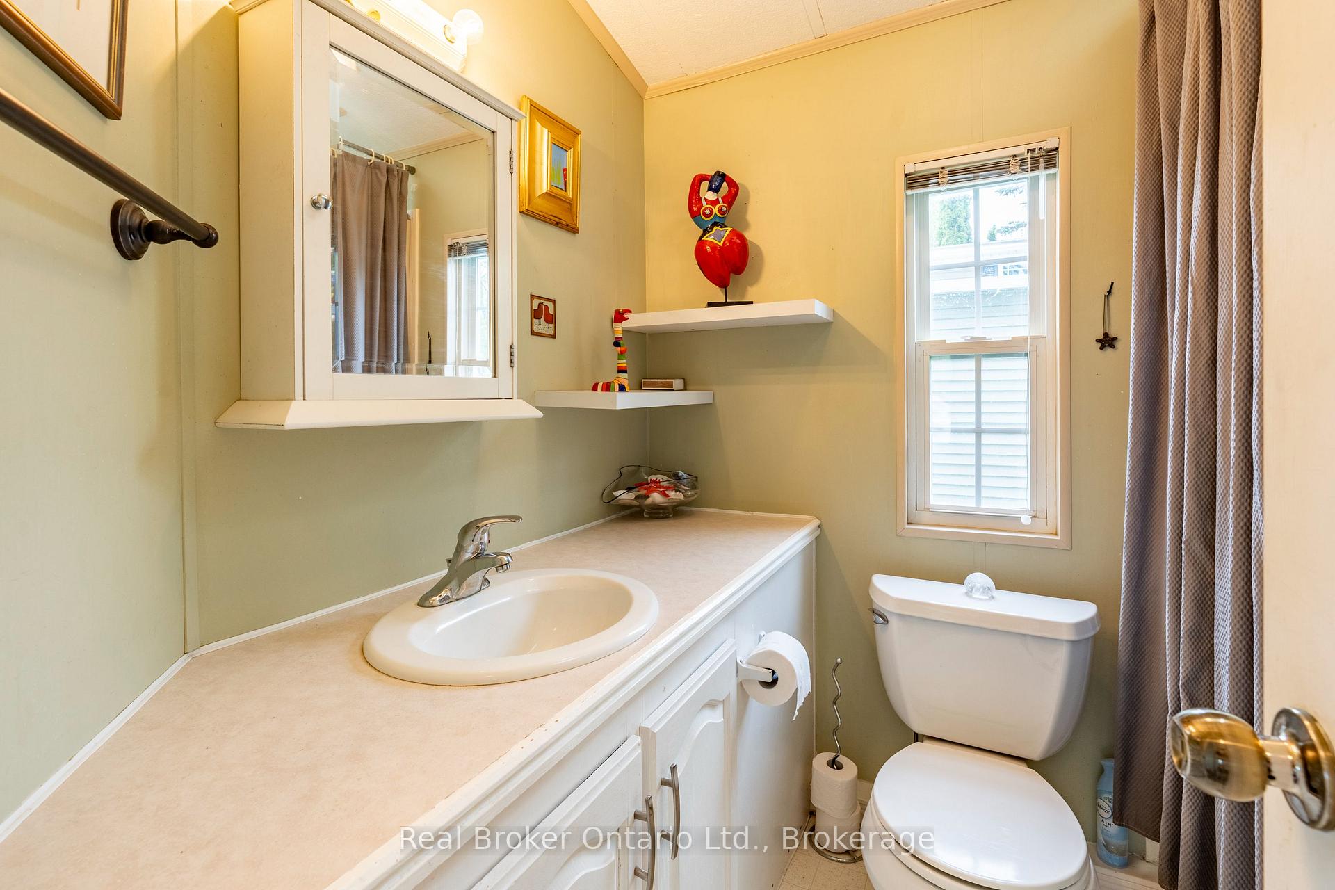 Photo 13 of Unit 236, 580 Beaver Creek Road, Waterloo, Columbia Forest — HOMEH