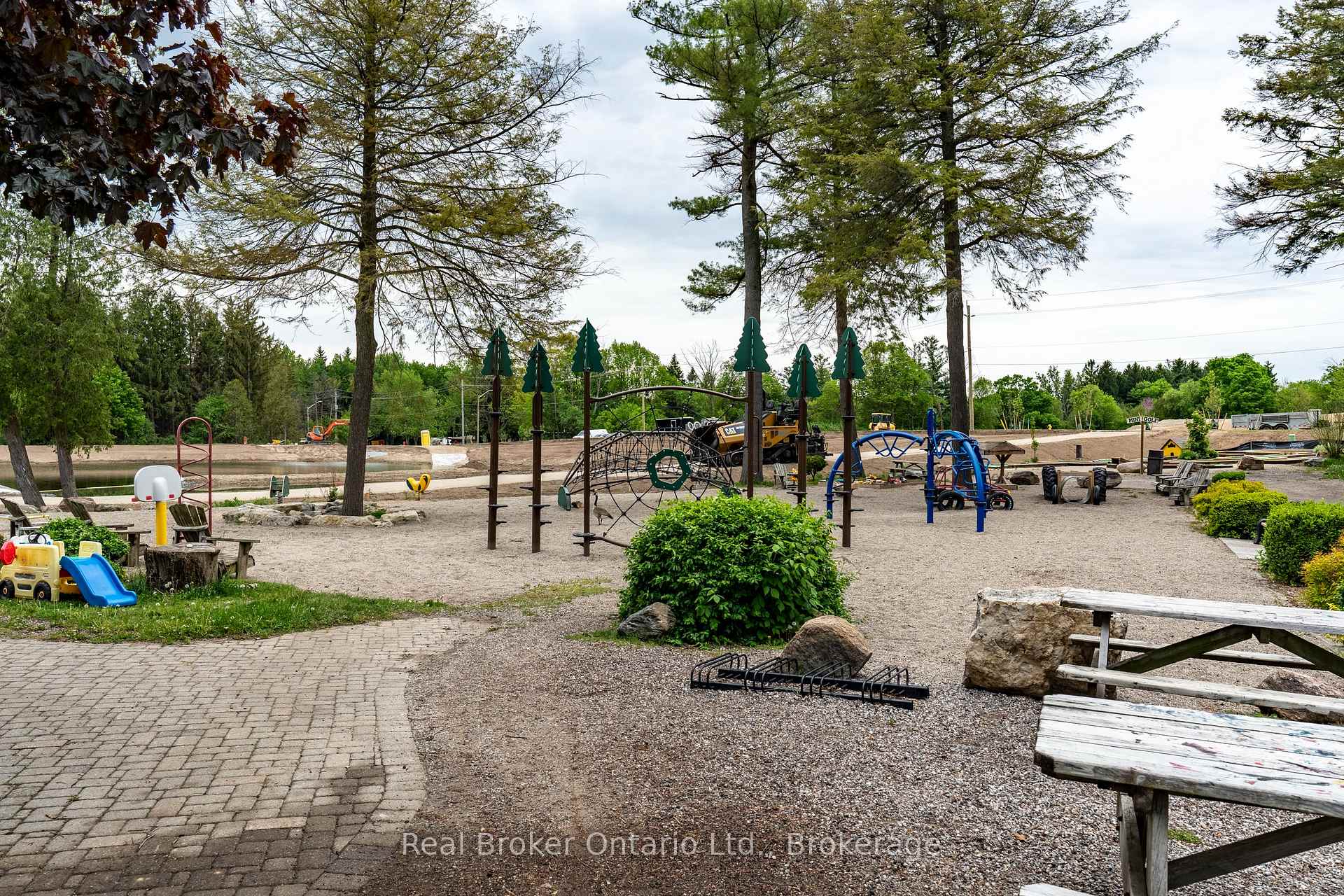 Photo 24 of Unit 236, 580 Beaver Creek Road, Waterloo, Columbia Forest — HOMEH