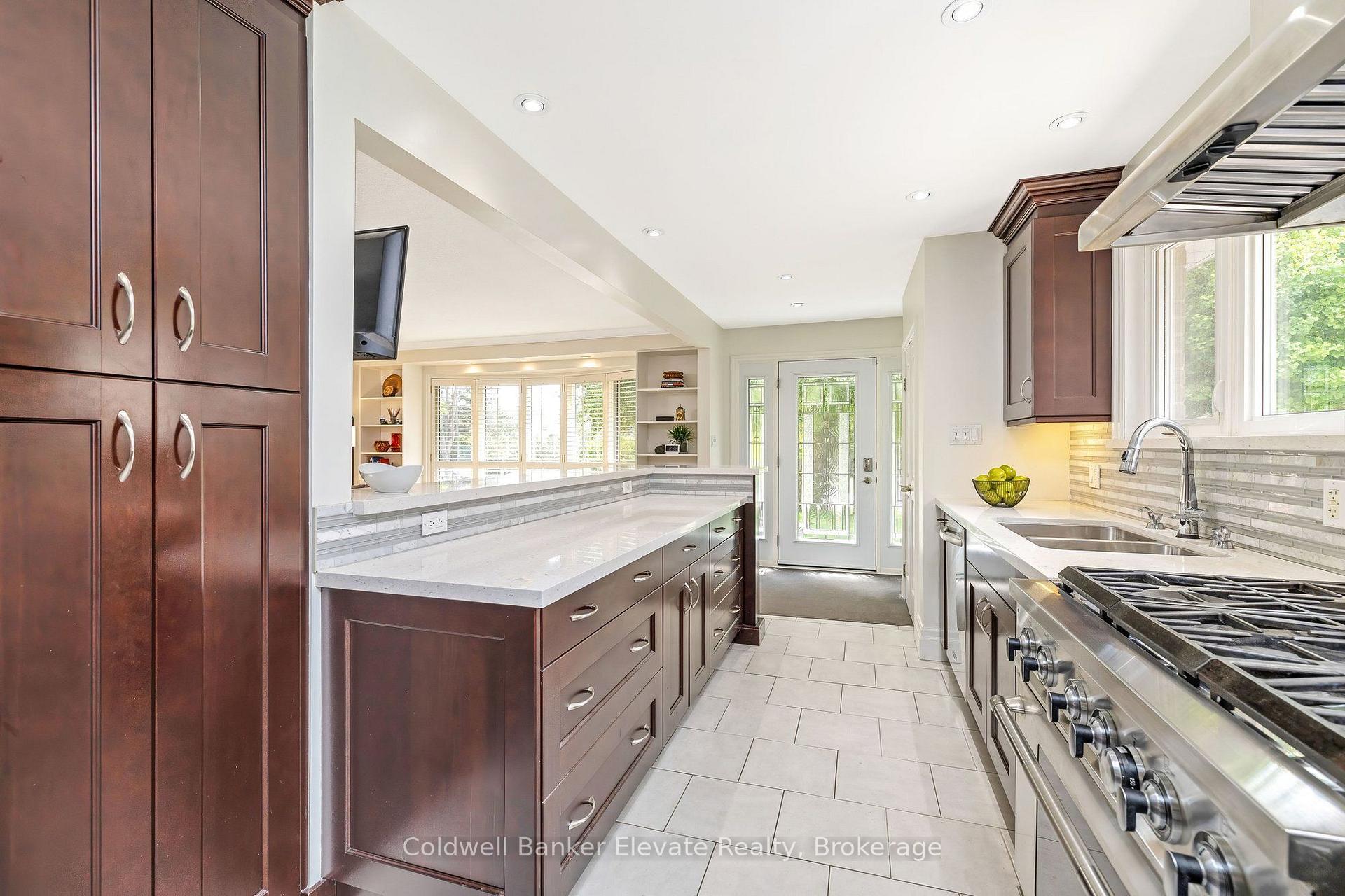Photo 4 of 37 Fleance Drive, Markham, Royal Orchard — HOMEH