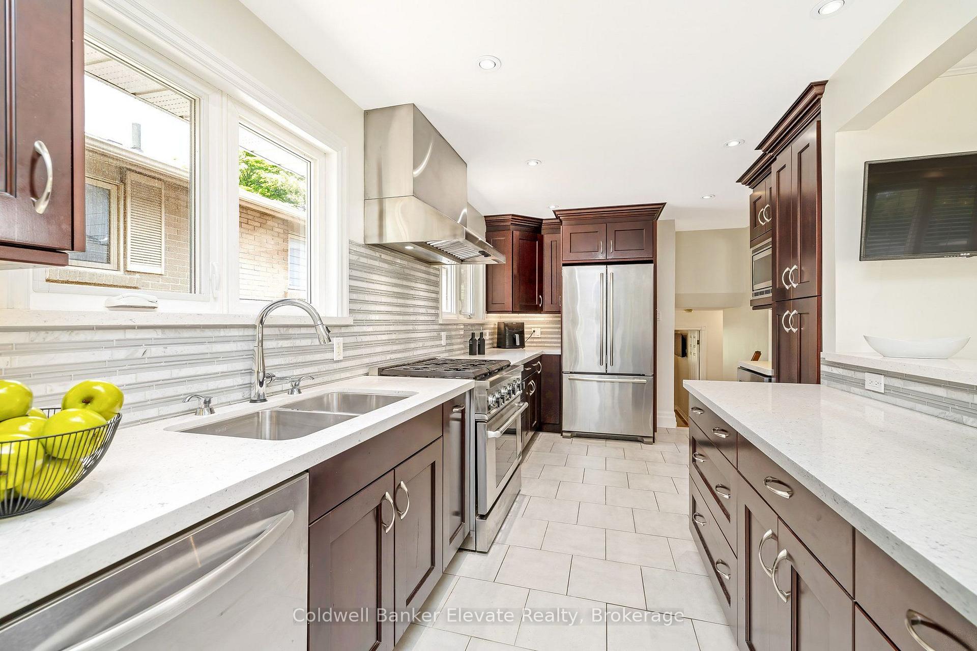 Photo 5 of 37 Fleance Drive, Markham, Royal Orchard — HOMEH