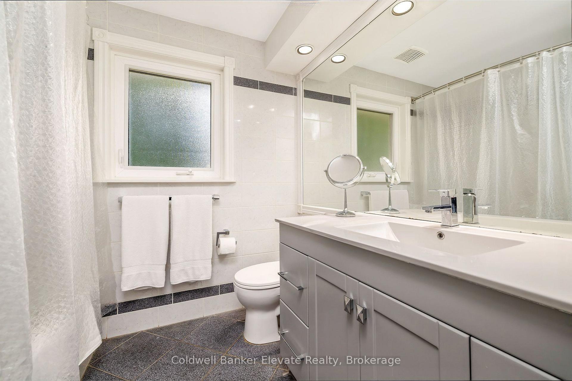 Photo 17 of 37 Fleance Drive, Markham, Royal Orchard — HOMEH