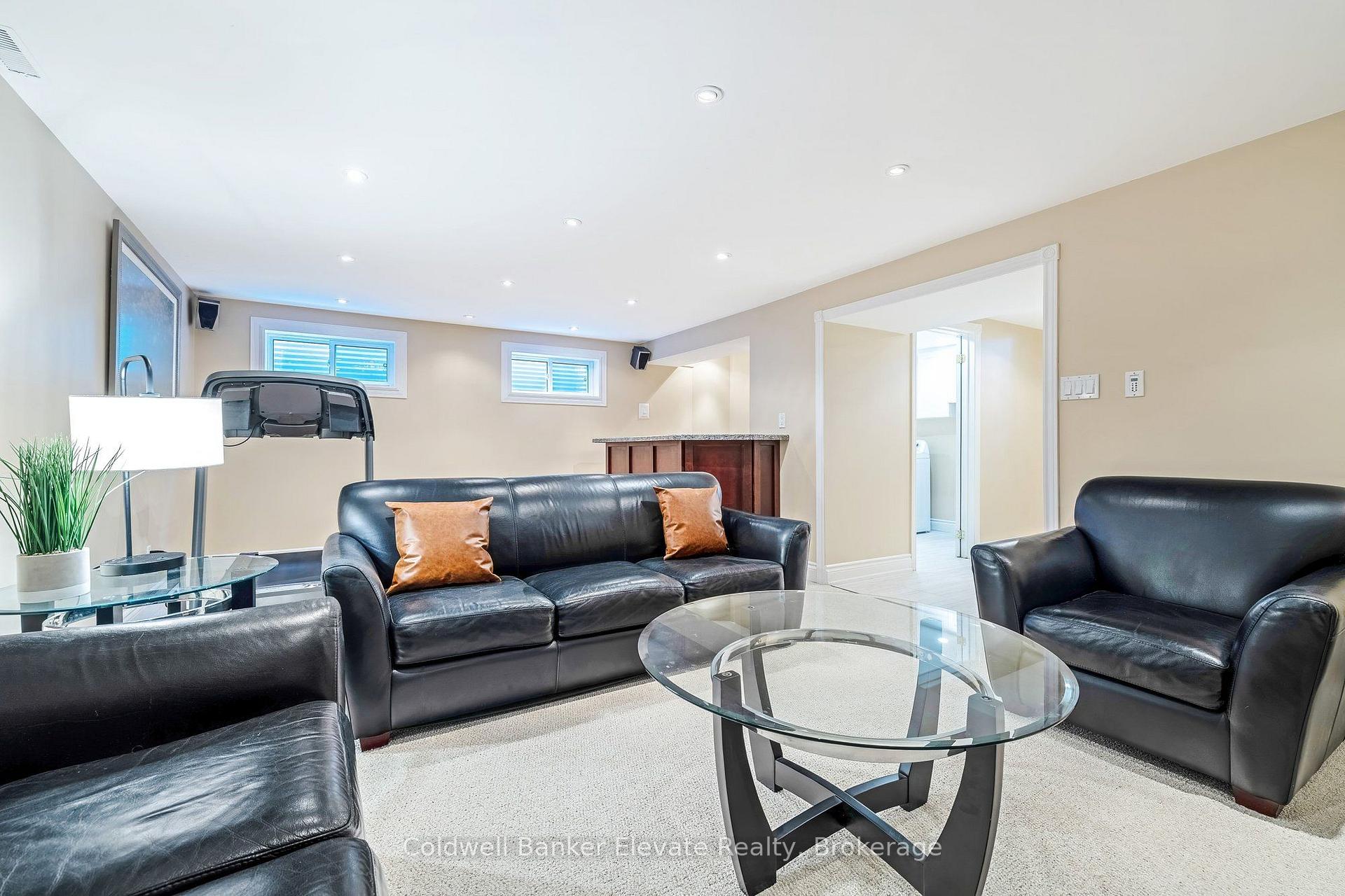 Photo 24 of 37 Fleance Drive, Markham, Royal Orchard — HOMEH